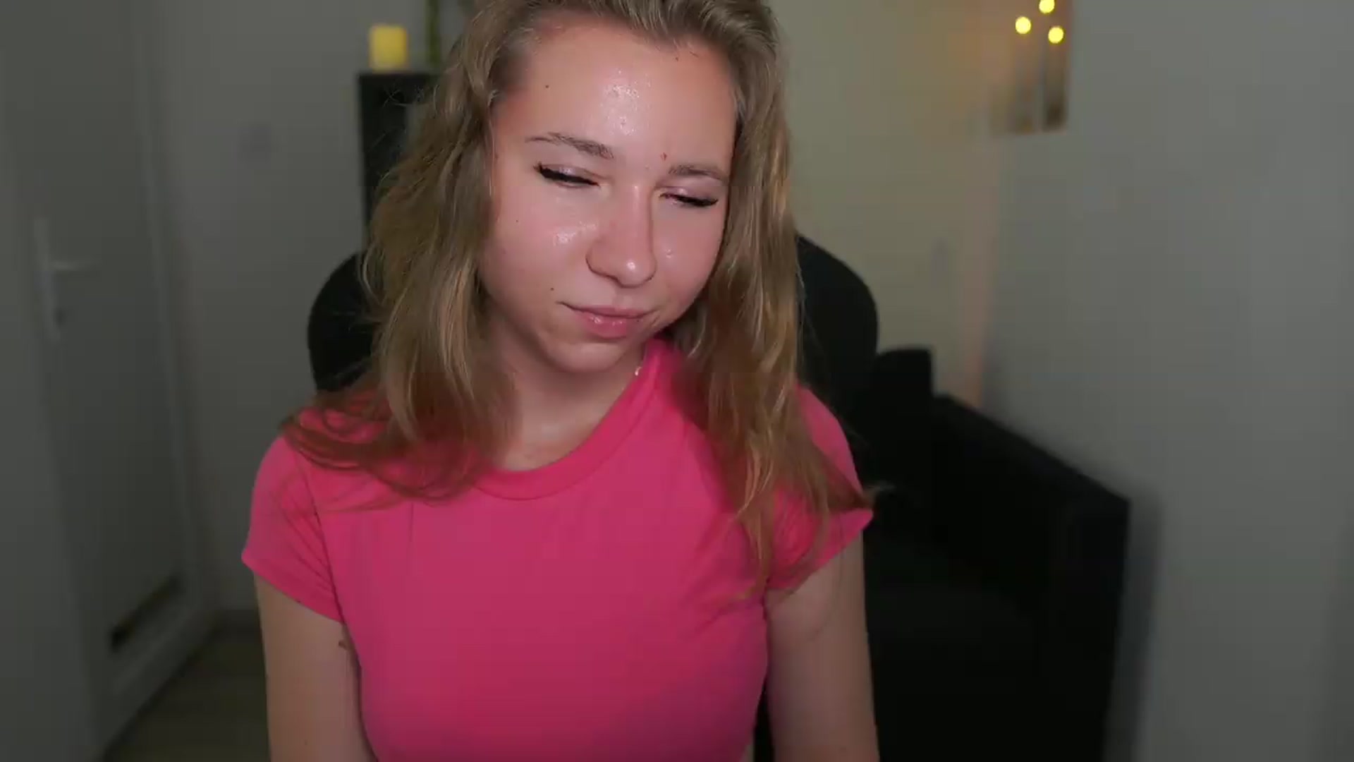 Gallery image thumbnail from VivienVance18's myfreecams stream on, 06/20/2026, 23:40 image 1 of 20