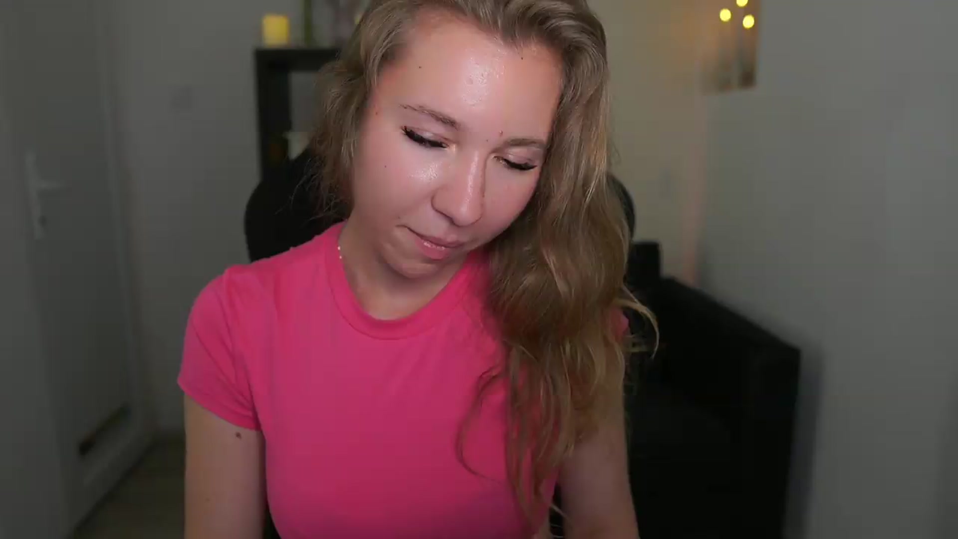 Gallery image thumbnail from VivienVance18's myfreecams stream on, 06/21/2026, 01:00 image 7 of 20