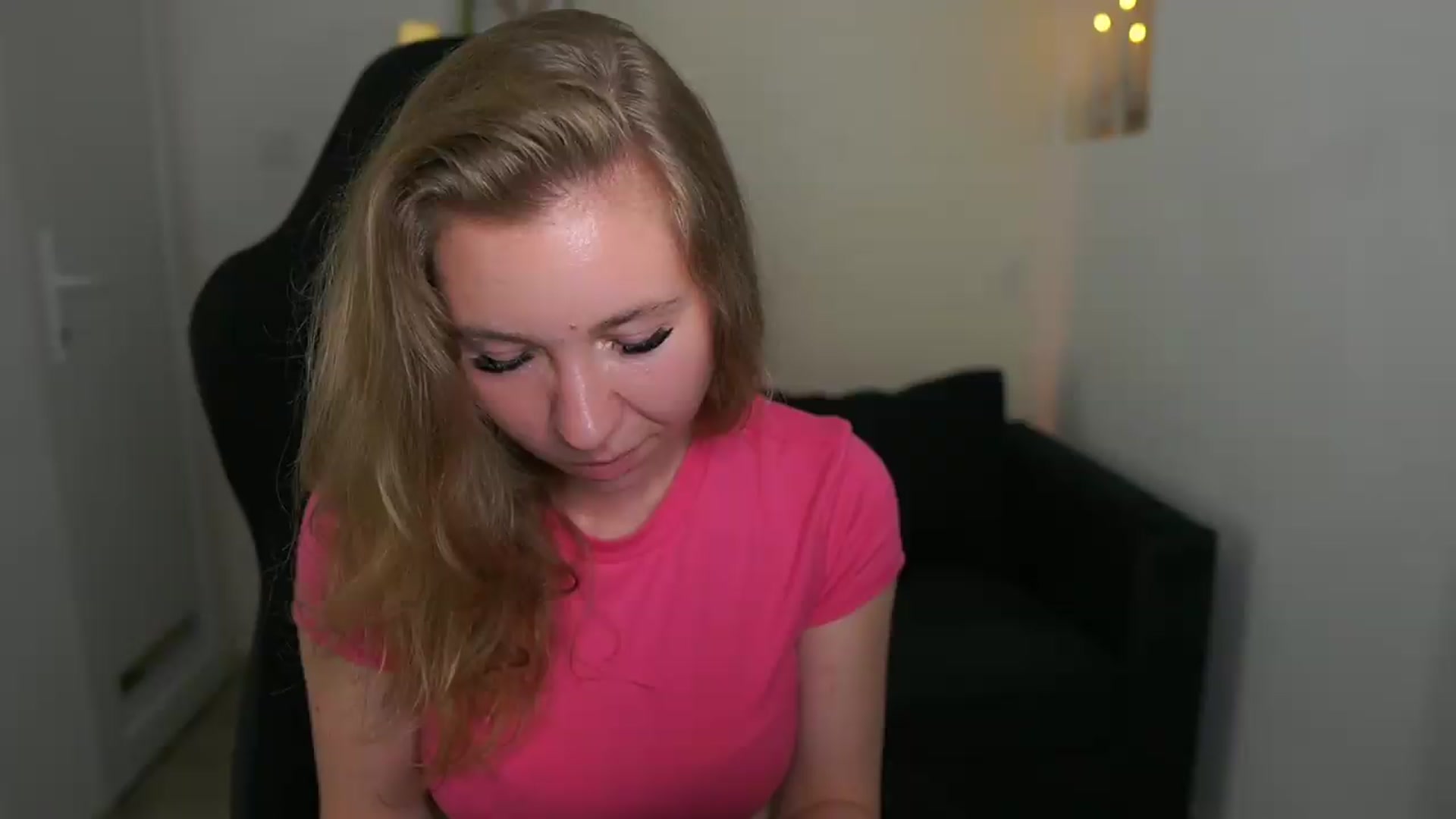 Gallery image thumbnail from VivienVance18's myfreecams stream on, 06/21/2026, 01:00 image 5 of 20