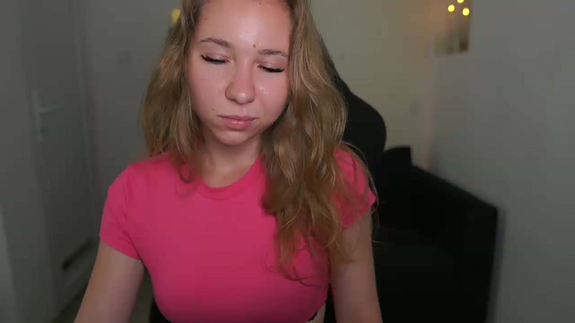 Gallery image thumbnail from VivienVance18's myfreecams stream on, 06/21/2026, 17:45 image 3 of 20