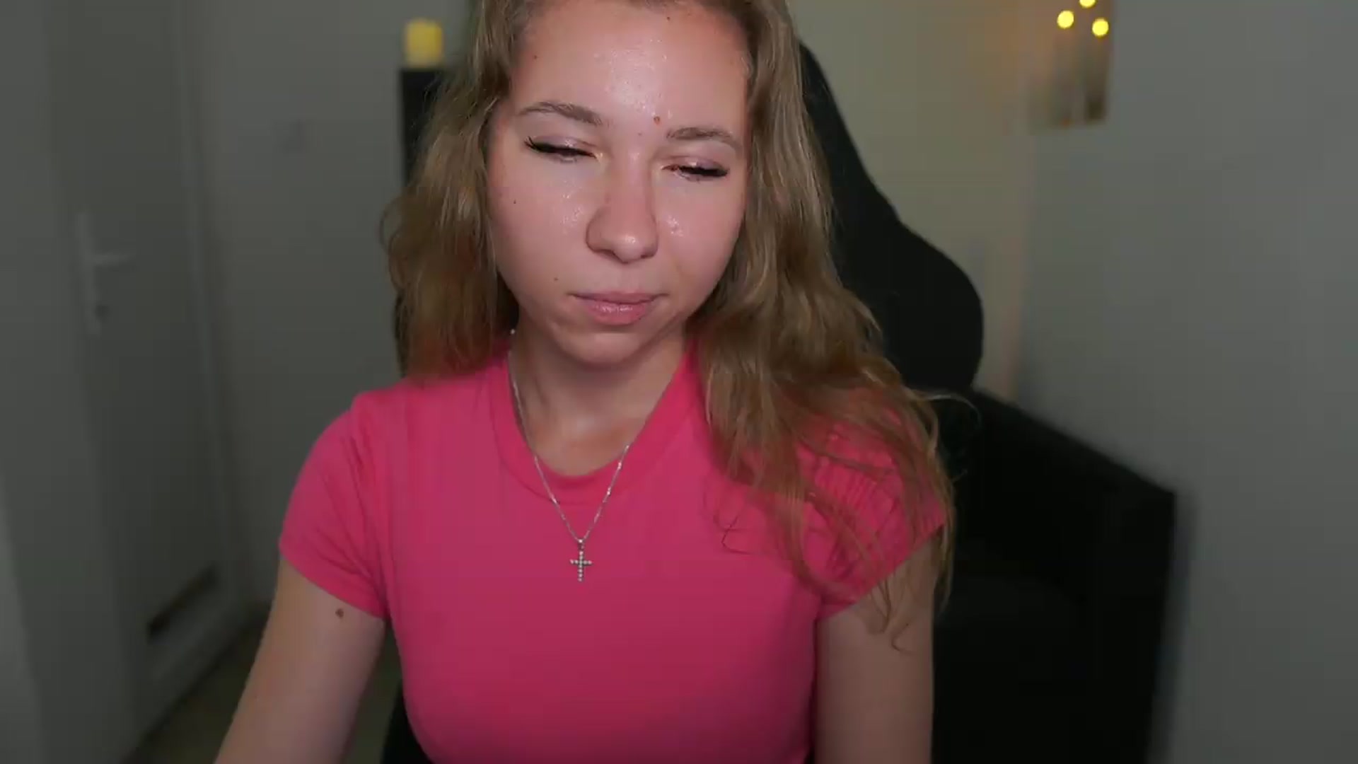 Gallery image thumbnail from VivienVance18's myfreecams stream on, 06/21/2026, 17:45 image 10 of 20
