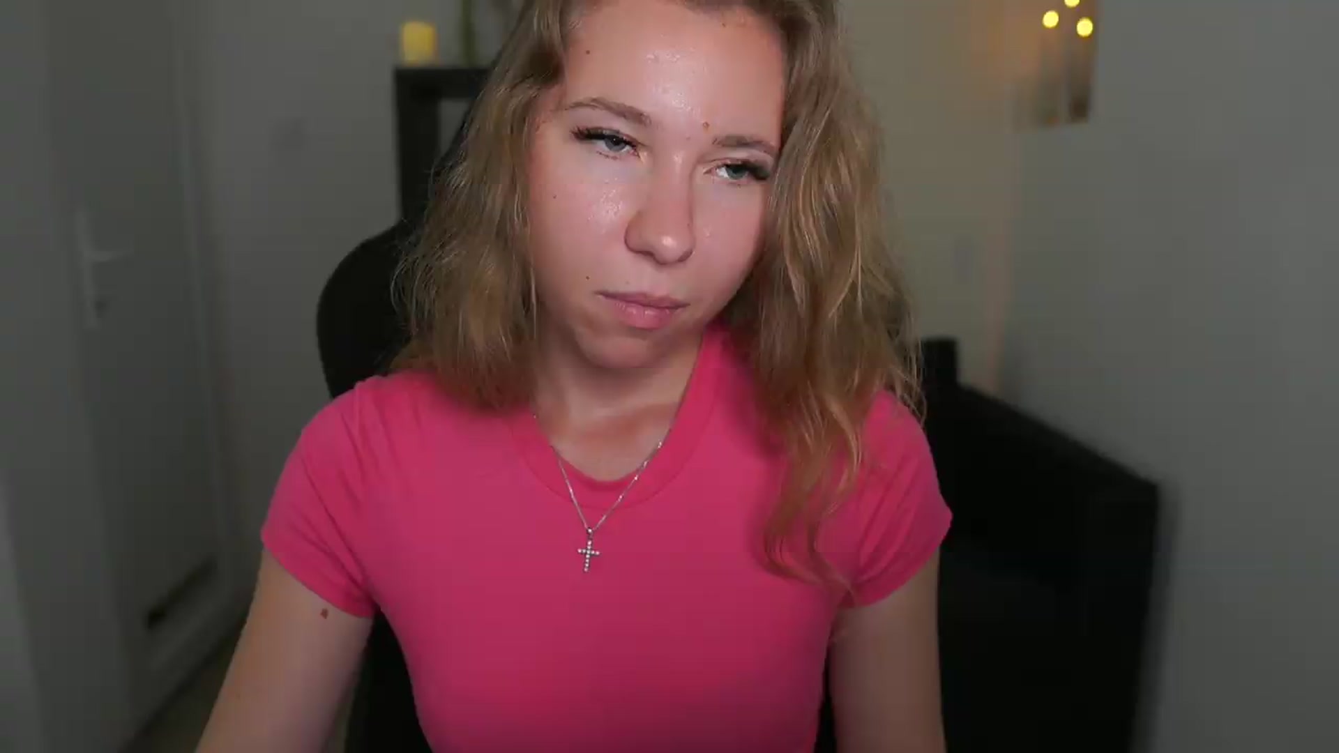 Gallery image thumbnail from VivienVance18's myfreecams stream on, 06/21/2026, 17:45 image 15 of 20