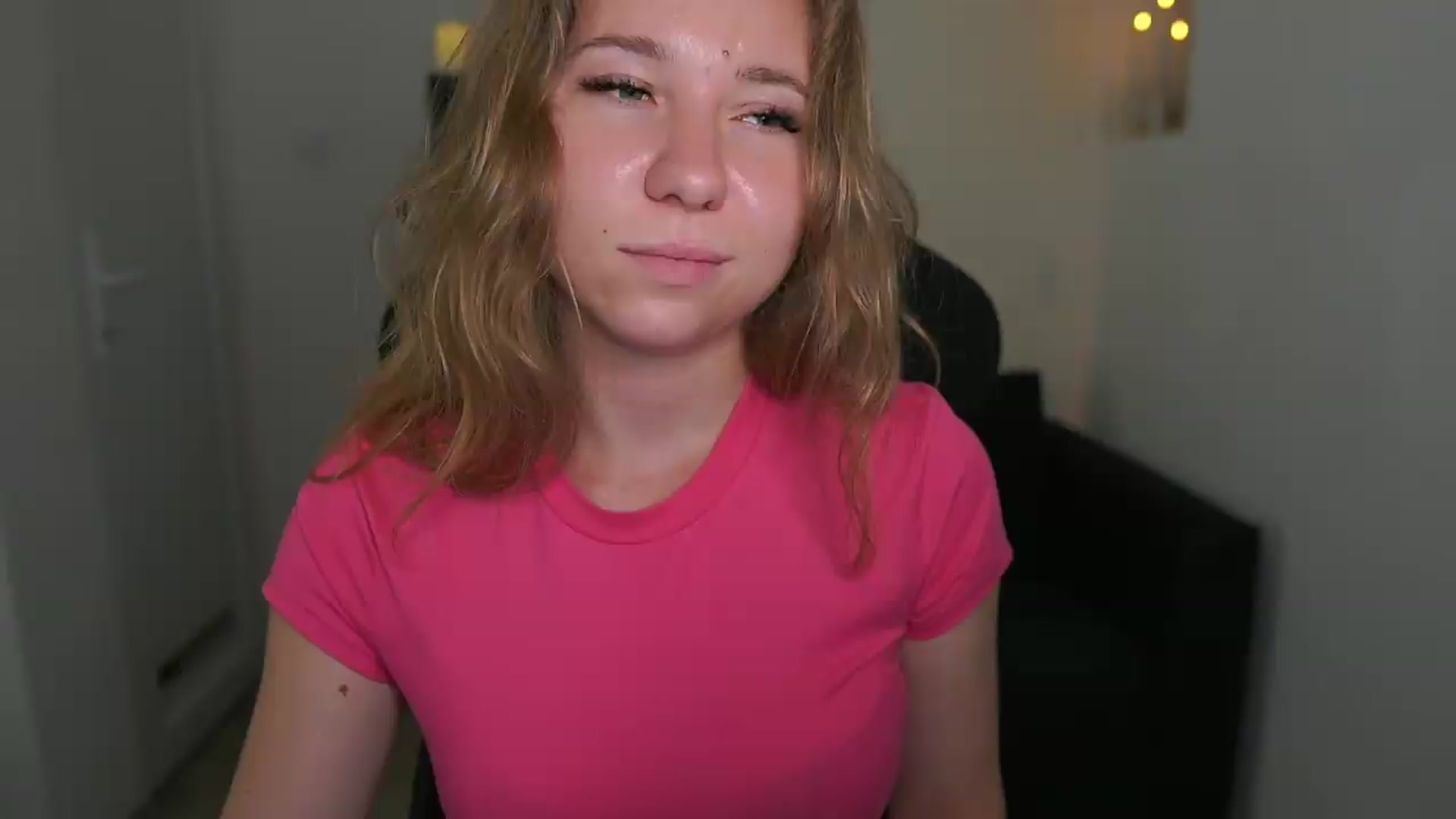 Gallery image thumbnail from VivienVance18's myfreecams stream on, 06/21/2026, 17:45 image 5 of 20