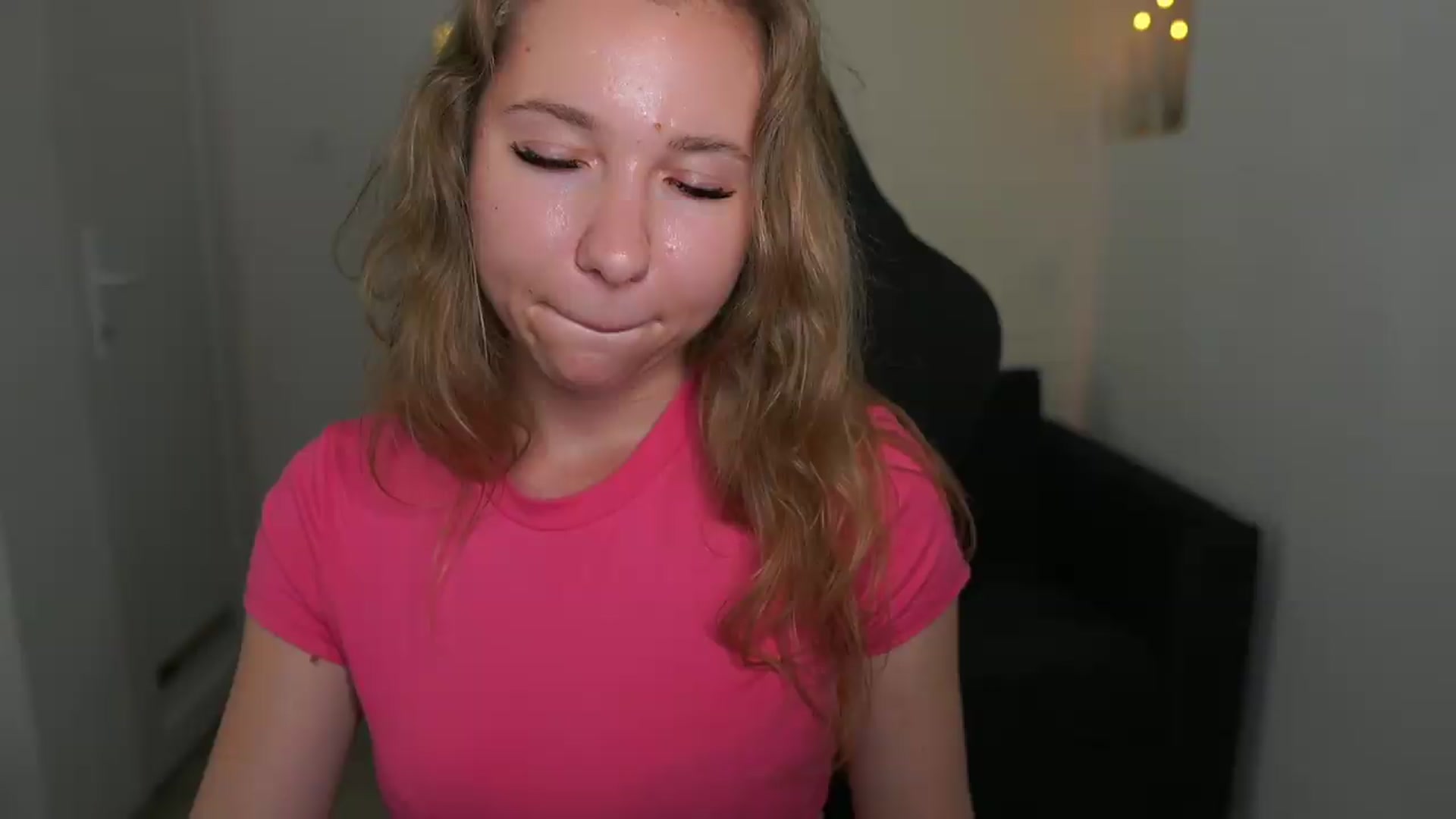 Gallery image thumbnail from VivienVance18's myfreecams stream on, 06/21/2026, 18:43 image 3 of 20