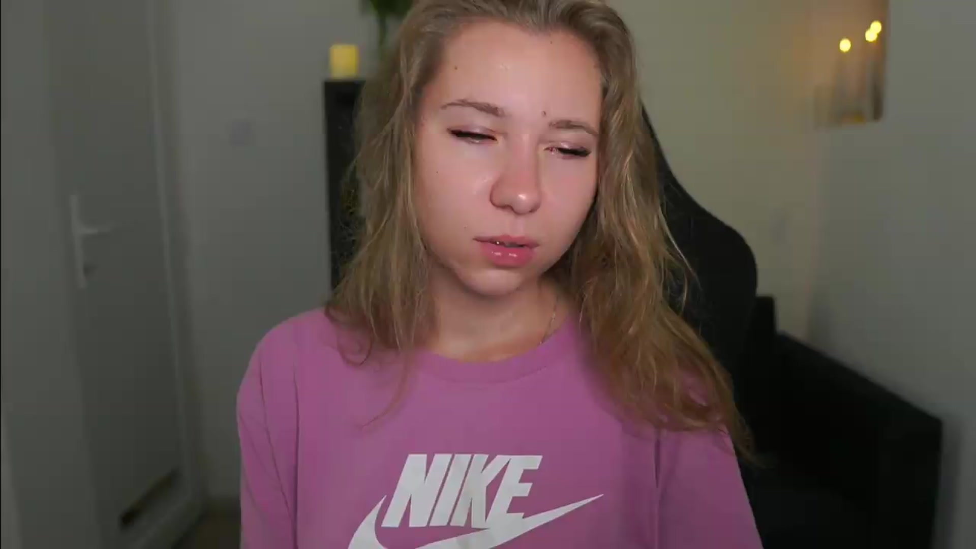 Gallery image thumbnail from VivienVance18's myfreecams stream on, 06/22/2026, 15:43 image 4 of 20