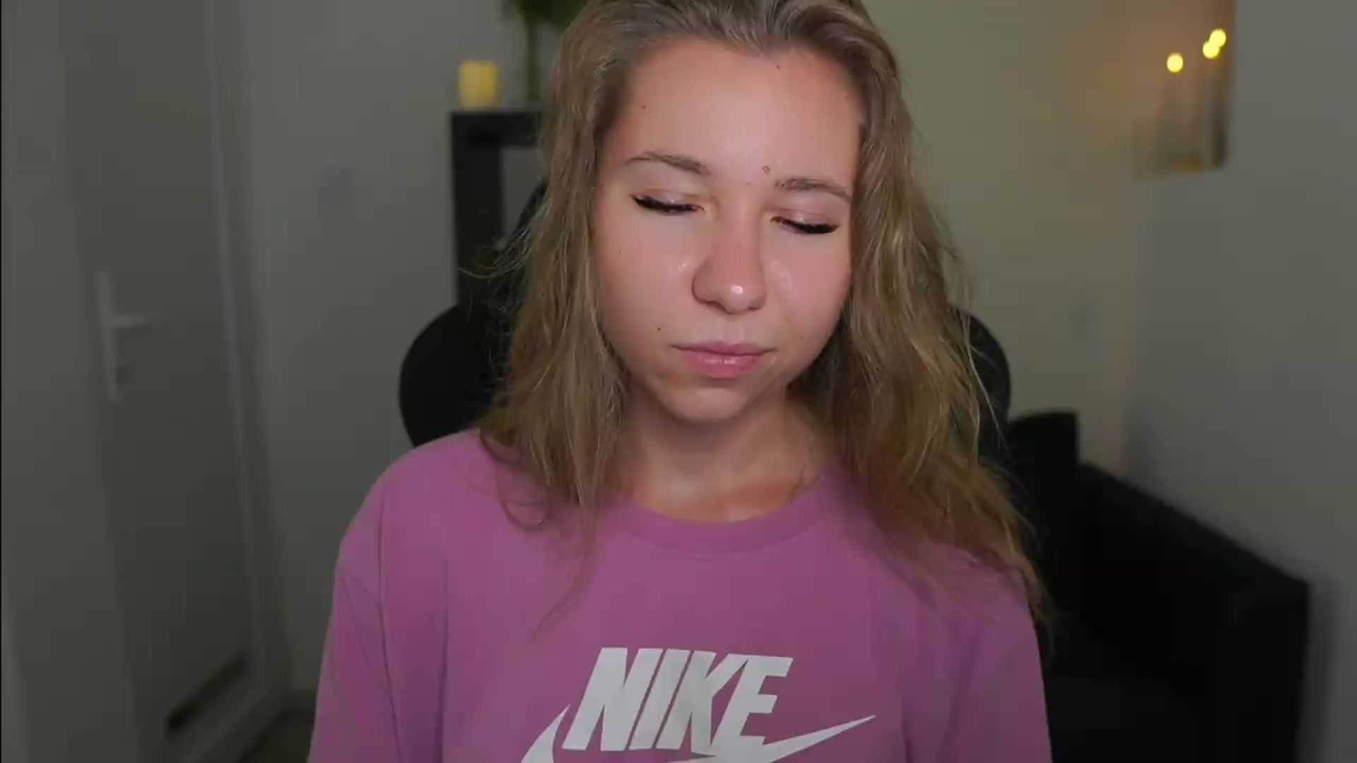 Gallery image thumbnail from VivienVance18's myfreecams stream on, 06/22/2026, 15:43 image 5 of 20