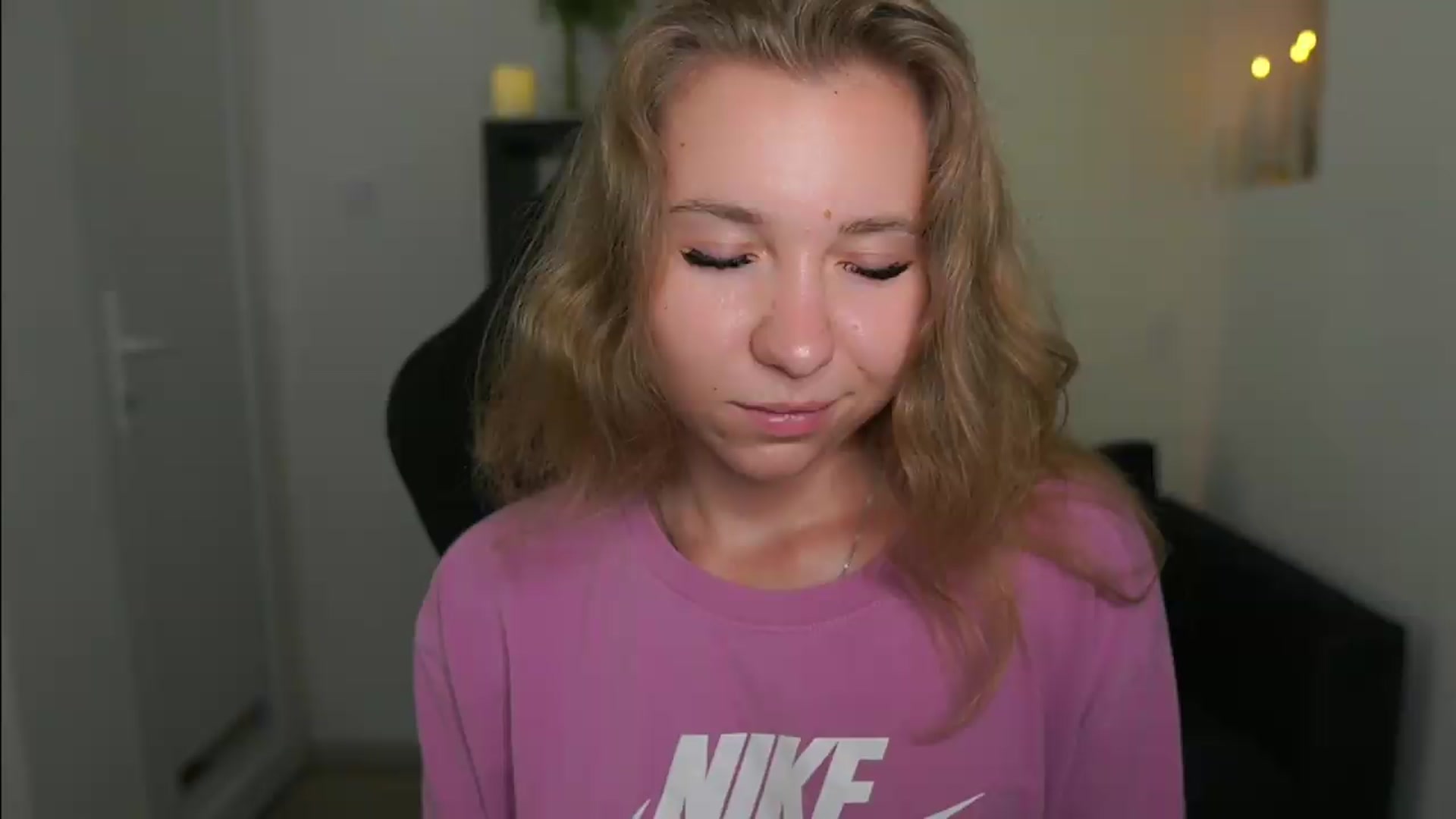Gallery image thumbnail from VivienVance18's myfreecams stream on, 06/22/2026, 20:06 image 2 of 20