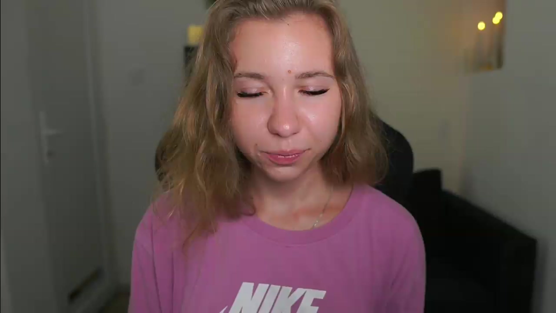 Gallery image thumbnail from VivienVance18's myfreecams stream on, 06/22/2026, 20:06 image 6 of 20