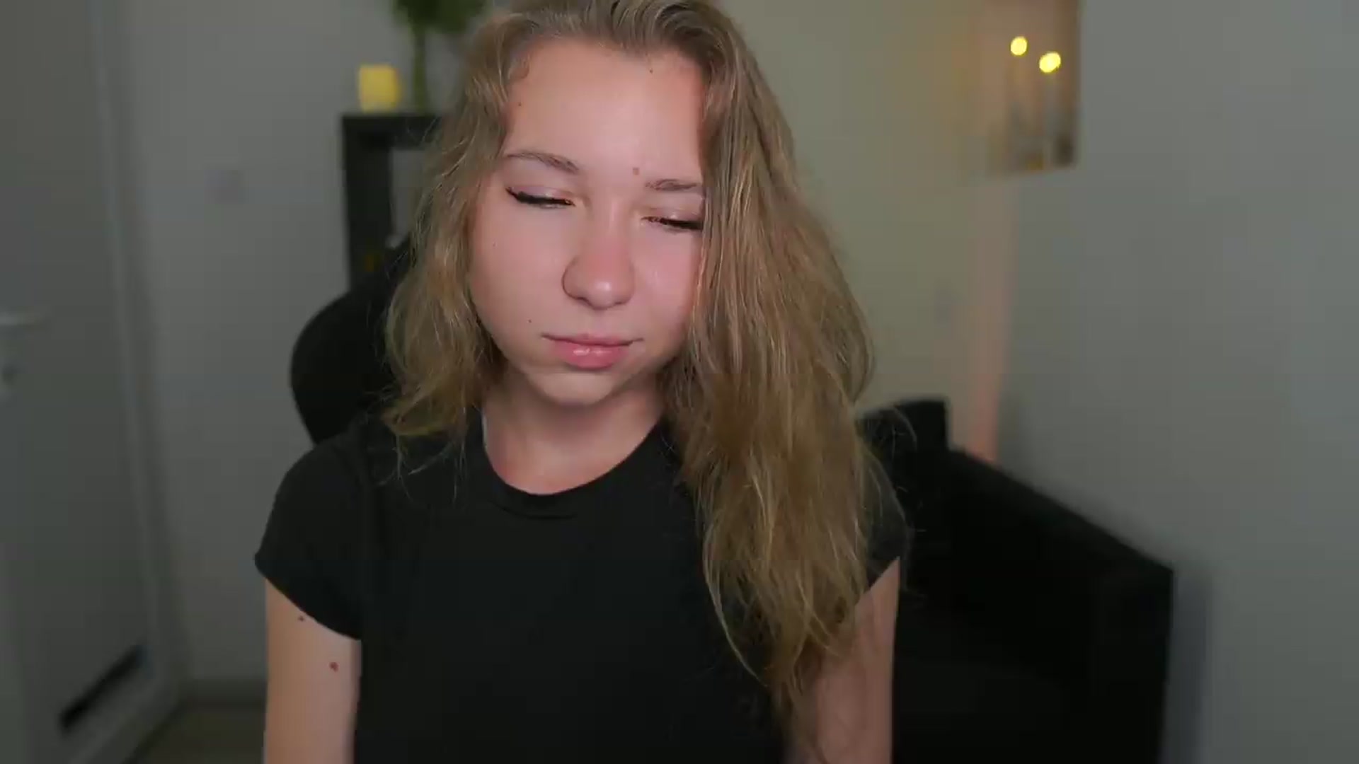 Gallery image thumbnail from VivienVance18's myfreecams stream on, 06/23/2026, 19:57 image 8 of 20