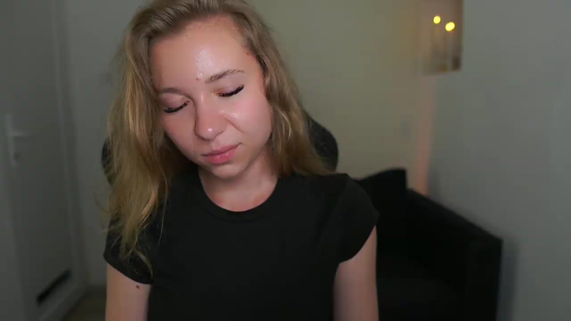 Gallery image thumbnail from VivienVance18's myfreecams stream on, 06/23/2026, 22:29 image 6 of 20