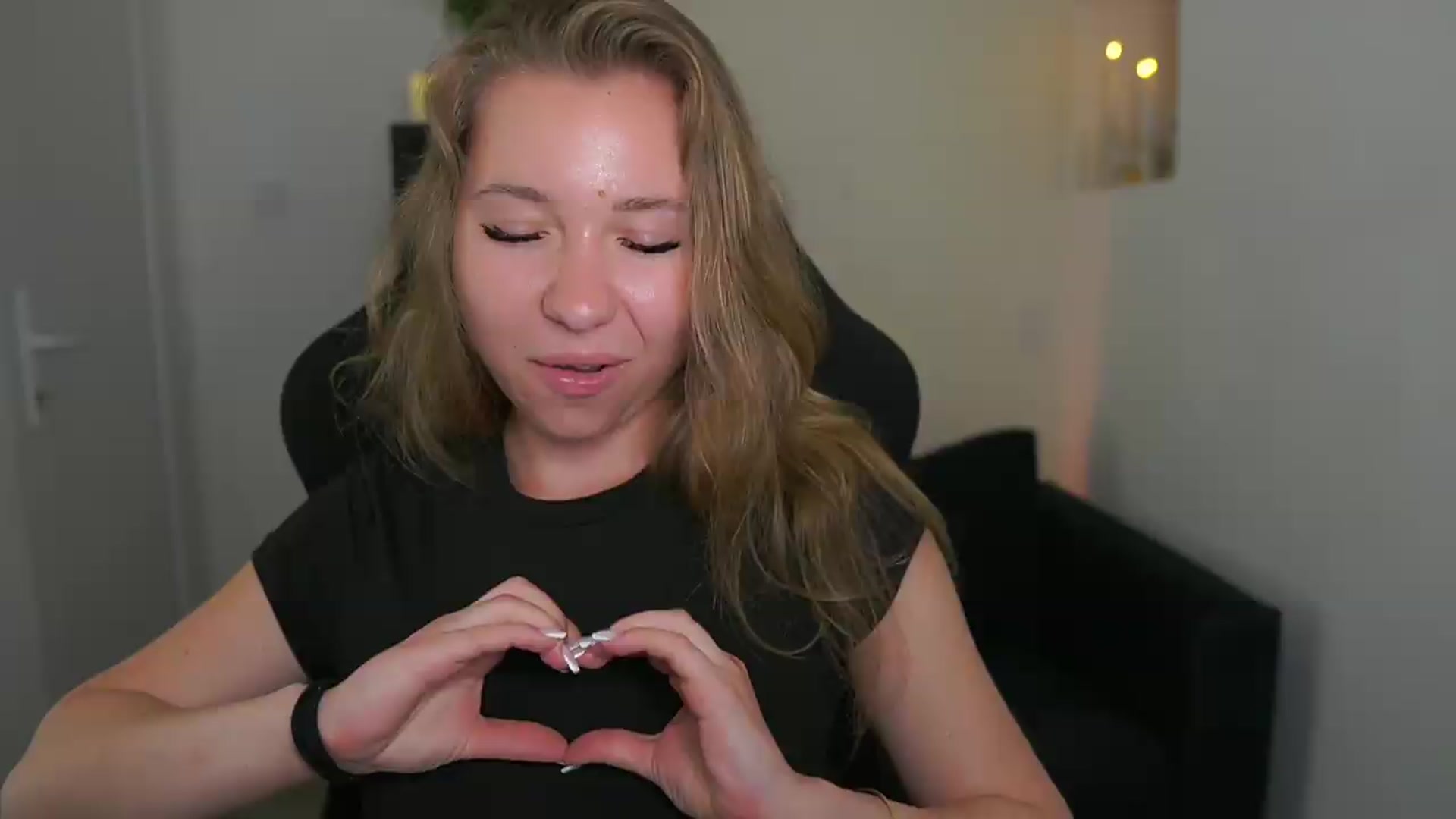 Gallery image thumbnail from VivienVance18's myfreecams stream on, 06/23/2026, 22:29 image 9 of 20