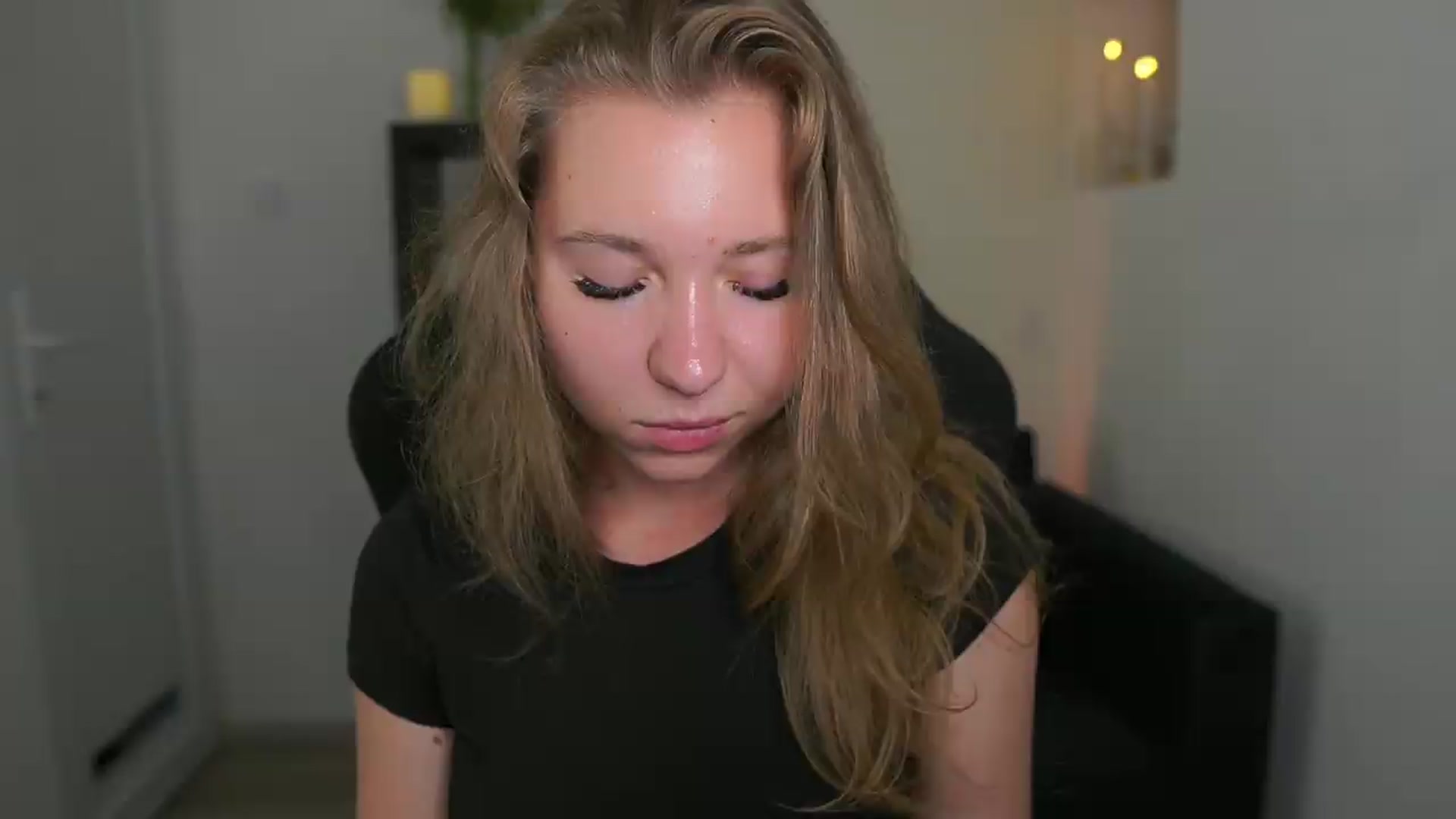 Gallery image thumbnail from VivienVance18's myfreecams stream on, 06/23/2026, 23:07 image 19 of 20
