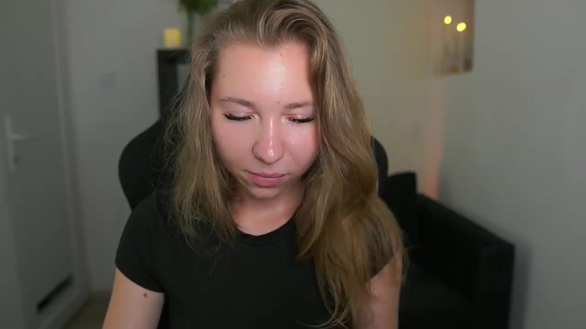 Gallery image thumbnail from VivienVance18's myfreecams stream on, 06/23/2026, 23:07 image 20 of 20