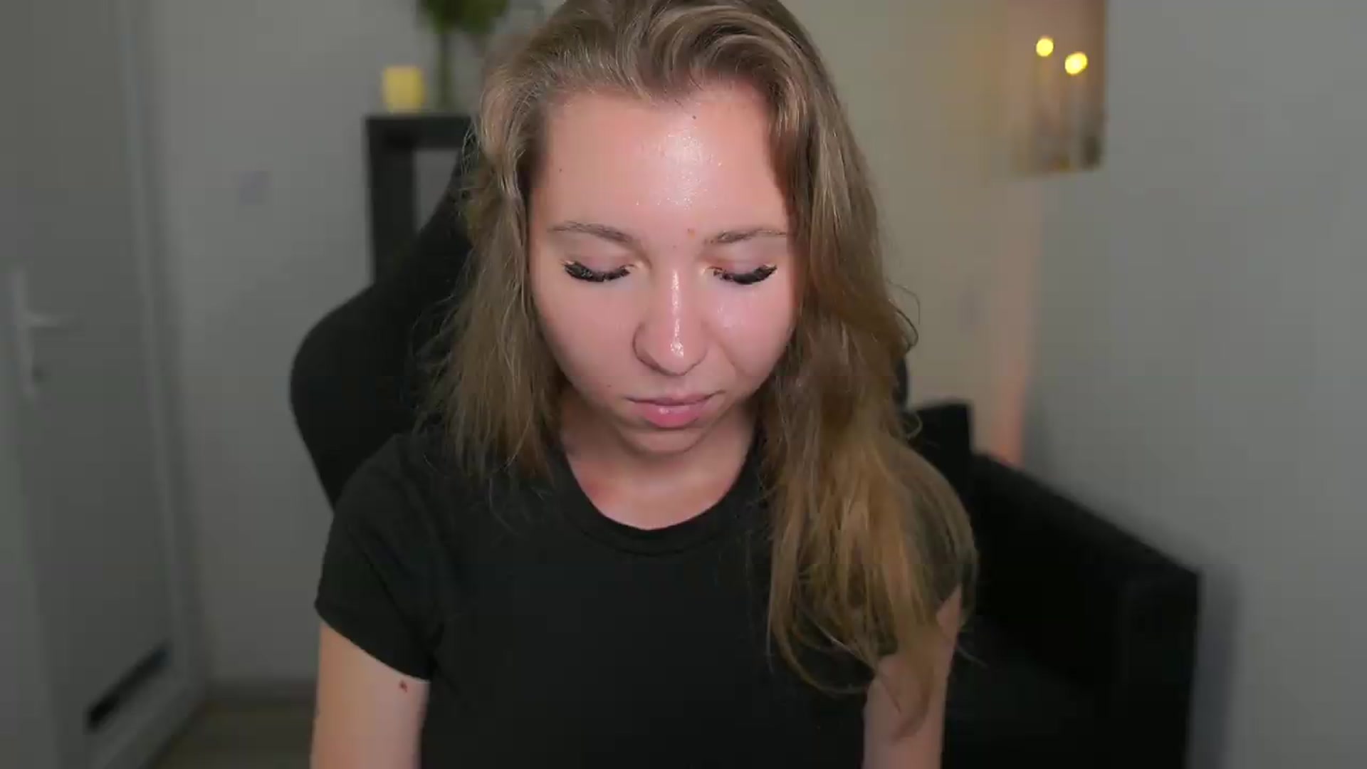 Gallery image thumbnail from VivienVance18's myfreecams stream on, 06/23/2026, 23:07 image 12 of 20