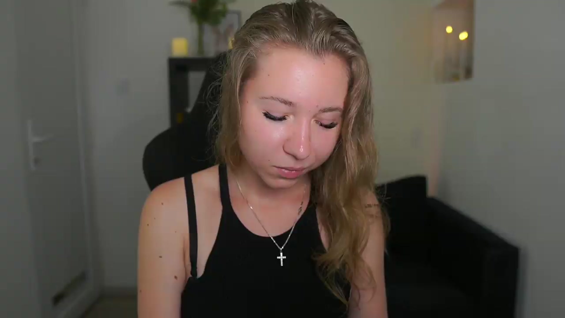 Gallery image thumbnail from VivienVance18's myfreecams stream on, 06/24/2026, 14:24 image 14 of 20
