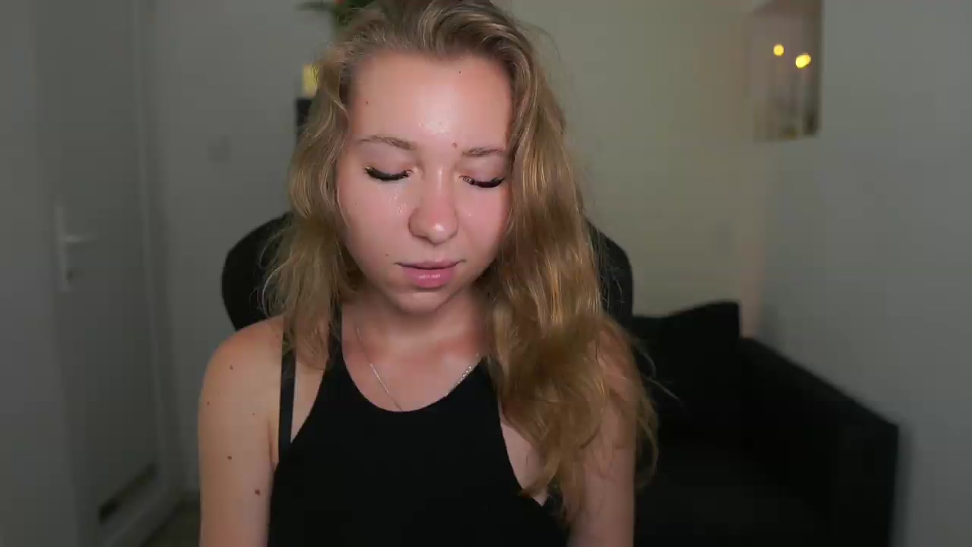Gallery image thumbnail from VivienVance18's myfreecams stream on, 06/24/2026, 16:32 image 13 of 20