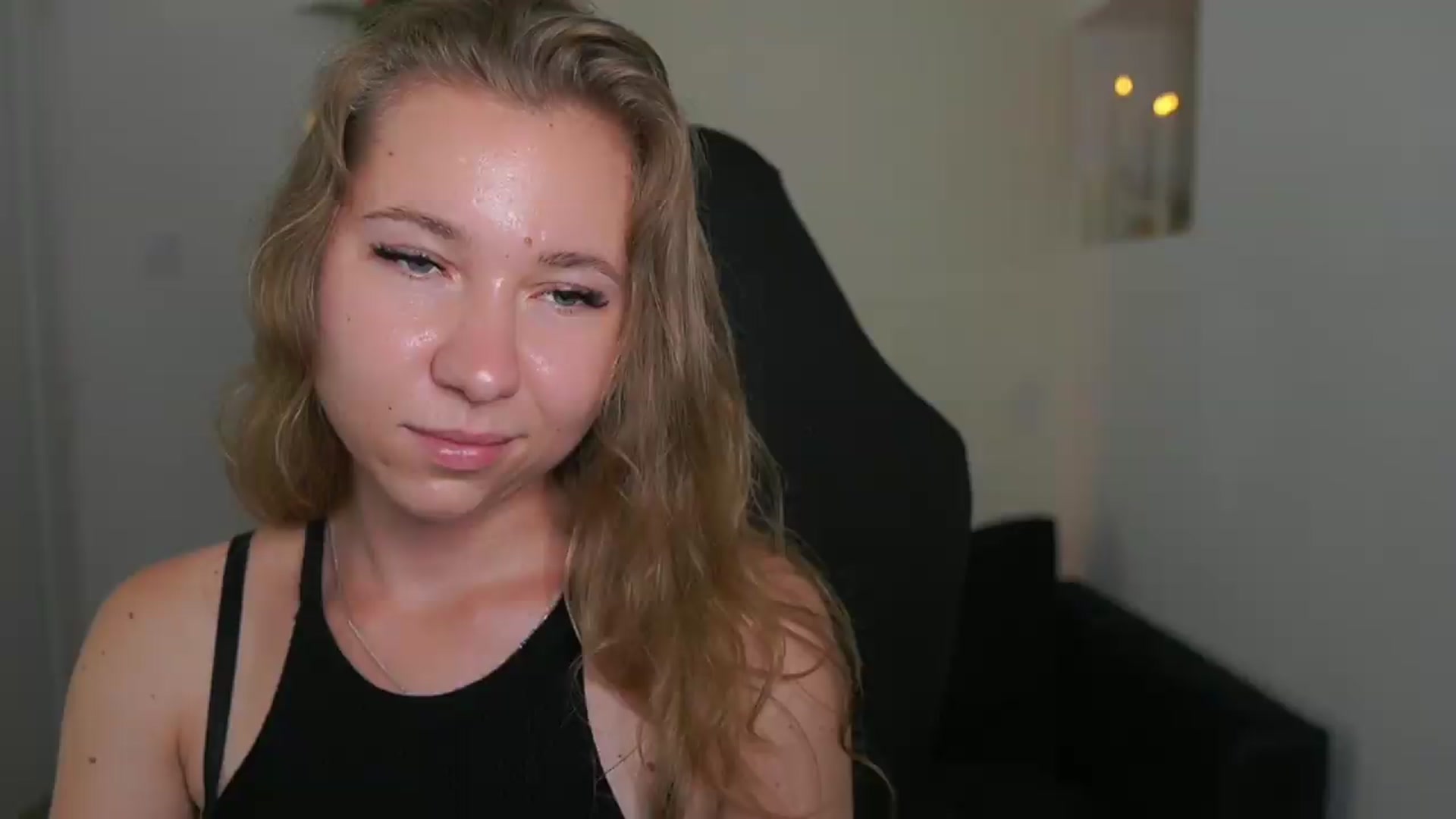 Gallery image thumbnail from VivienVance18's myfreecams stream on, 06/24/2026, 18:11 image 9 of 20