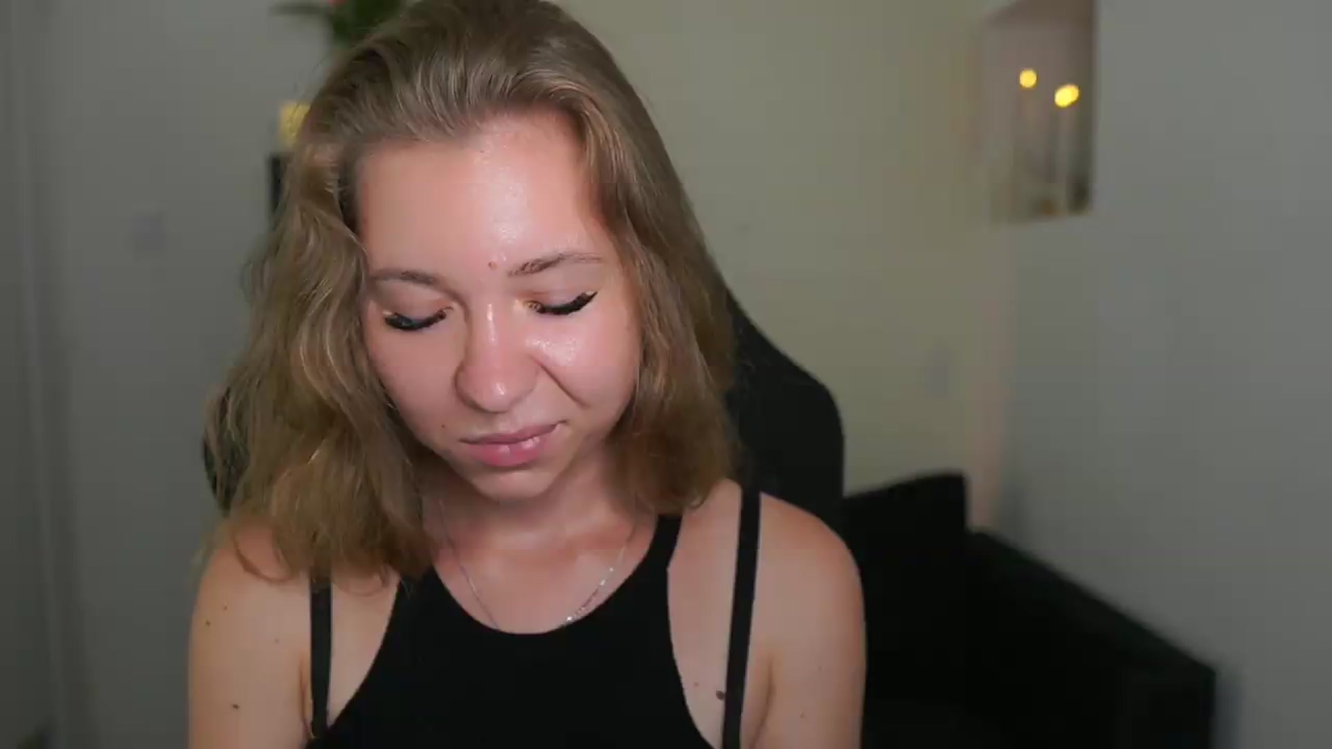 Gallery image thumbnail from VivienVance18's myfreecams stream on, 06/24/2026, 18:11 image 2 of 20