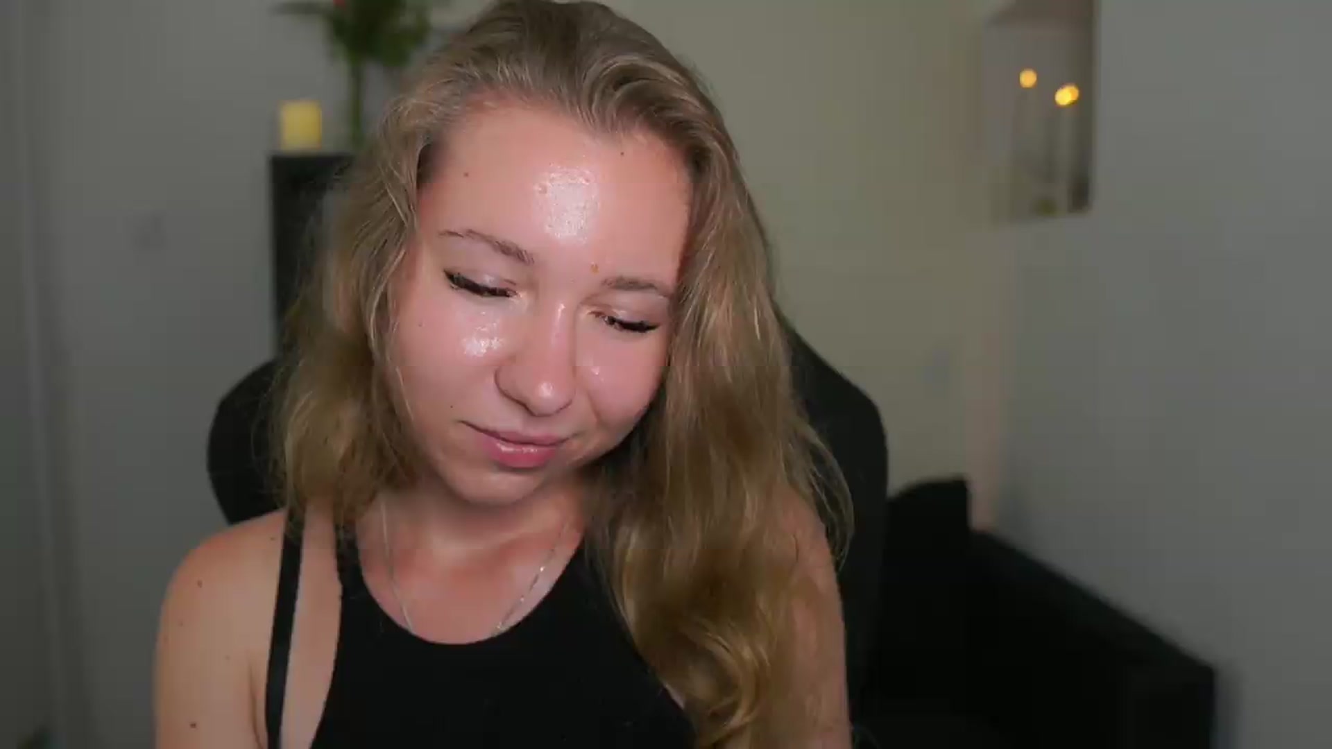 Gallery image thumbnail from VivienVance18's myfreecams stream on, 06/24/2026, 18:54 image 13 of 20