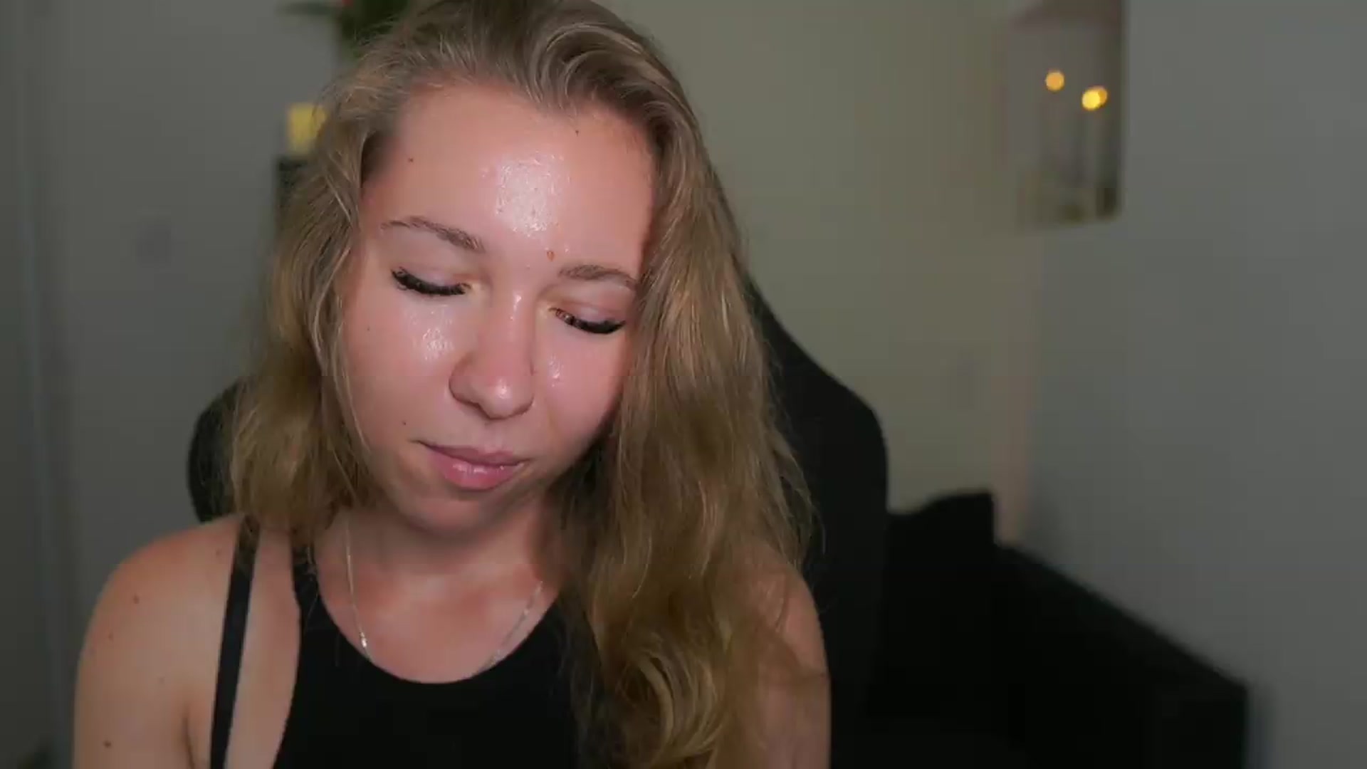 Gallery image thumbnail from VivienVance18's myfreecams stream on, 06/24/2026, 18:54 image 12 of 20