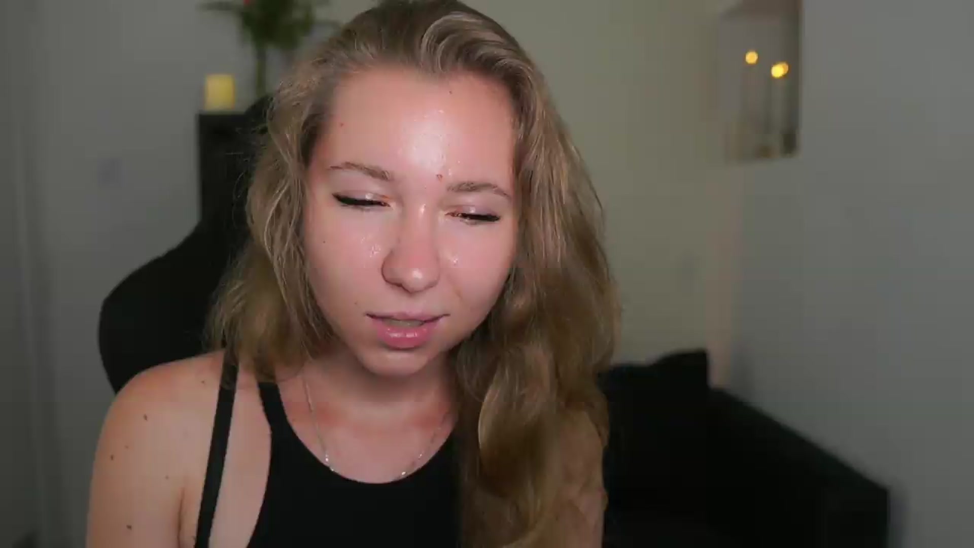 Gallery image thumbnail from VivienVance18's myfreecams stream on, 06/24/2026, 18:54 image 4 of 20