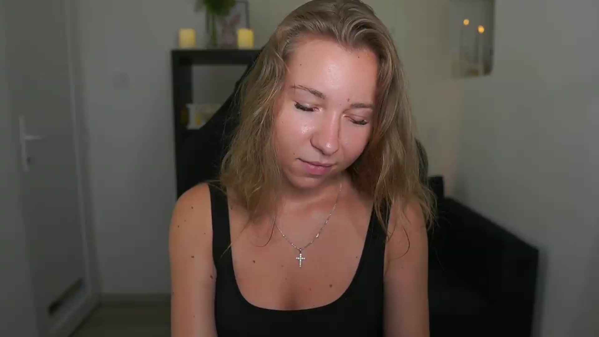 Gallery image thumbnail from VivienVance18's myfreecams stream on, 07/06/2026, 09:52 image 18 of 20