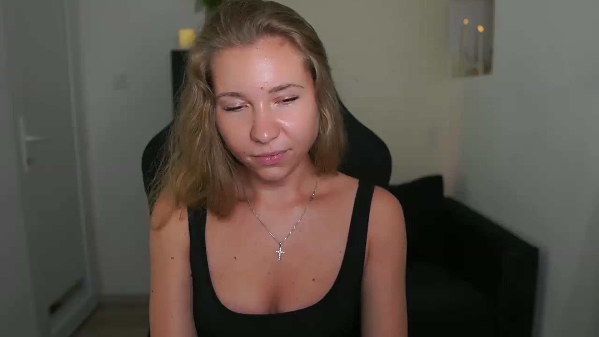 Gallery image thumbnail from VivienVance18's myfreecams stream on, 07/06/2026, 13:28 image 8 of 20