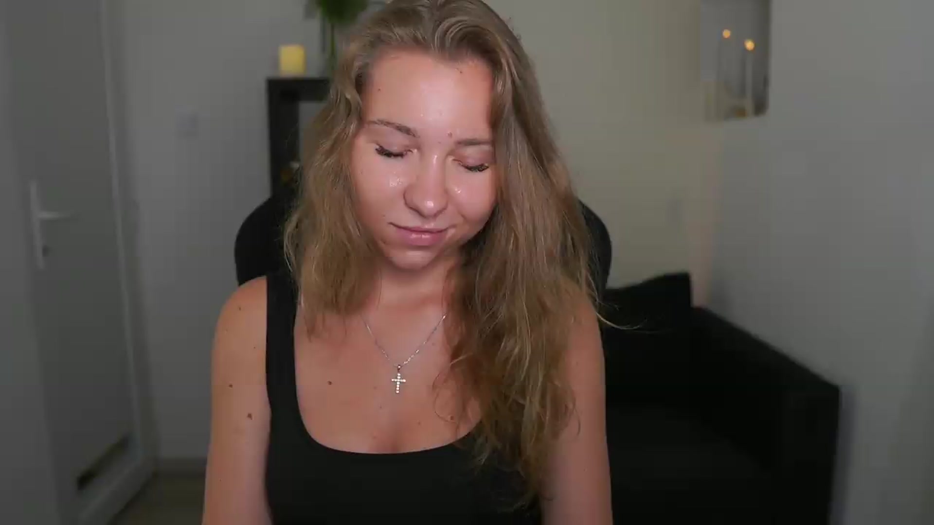 Gallery image thumbnail from VivienVance18's myfreecams stream on, 07/06/2026, 13:28 image 7 of 20