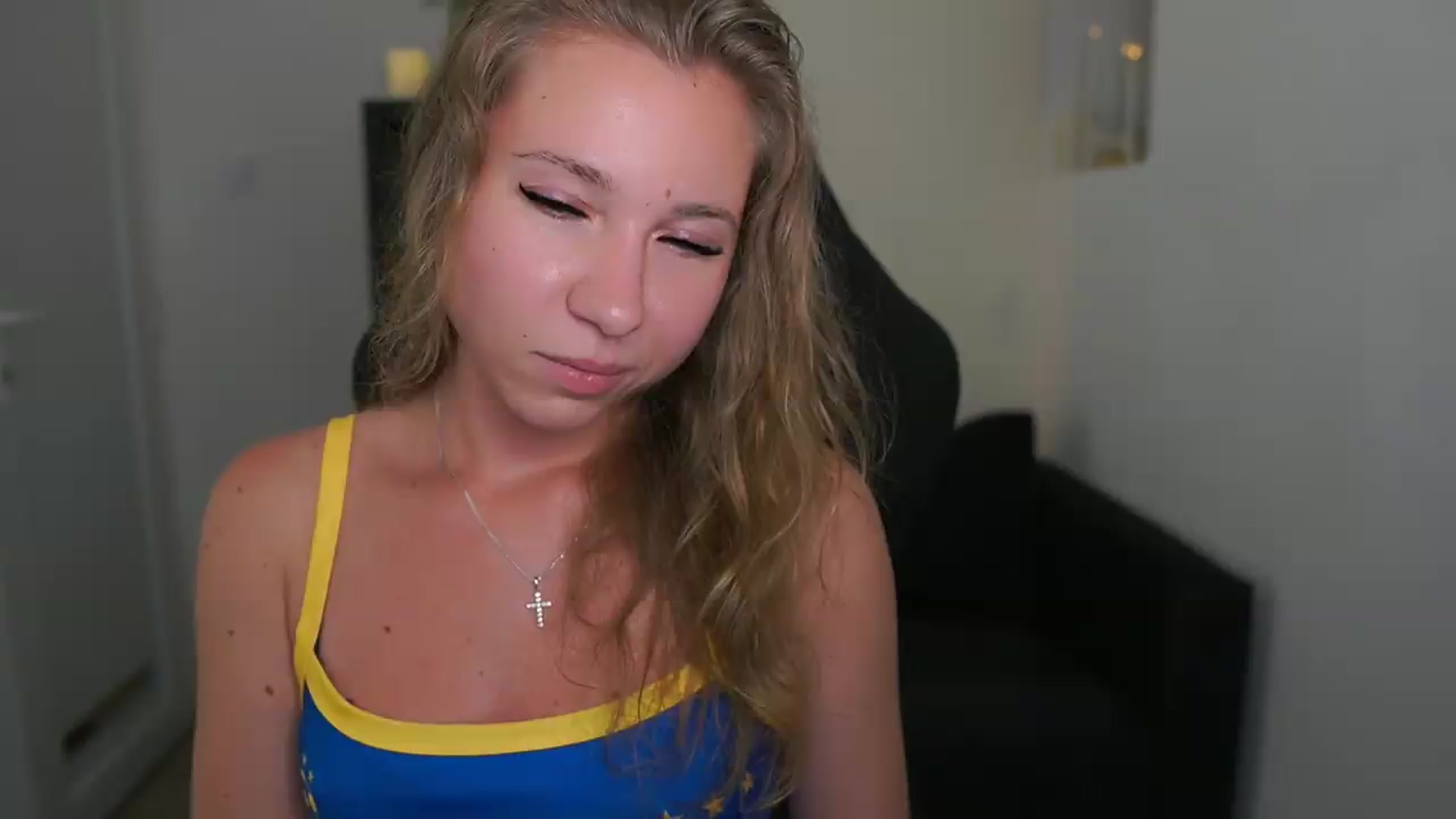 Gallery image thumbnail from VivienVance18's myfreecams stream on, 07/07/2026, 22:19 image 14 of 20