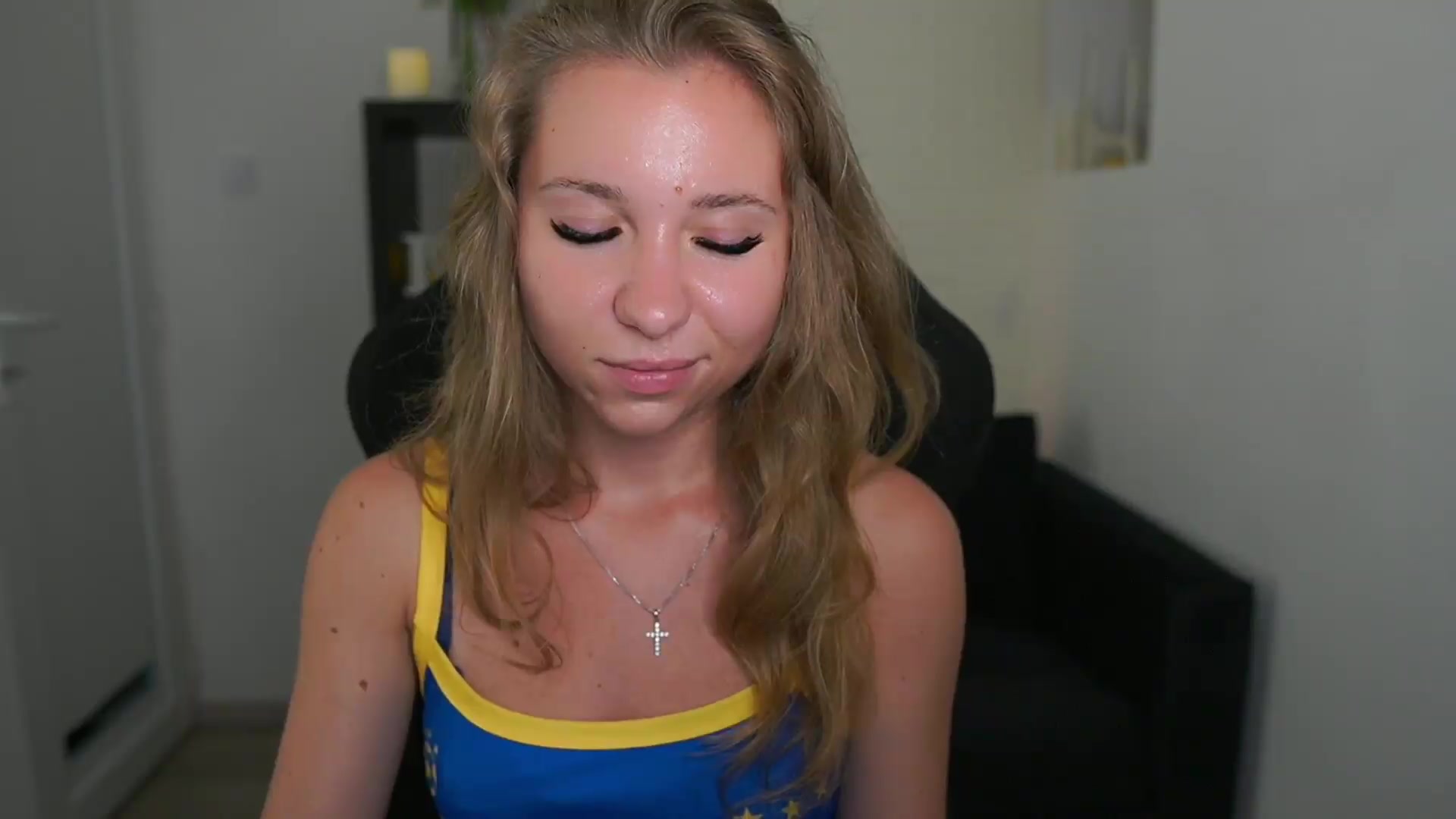 Gallery image thumbnail from VivienVance18's myfreecams stream on, 07/08/2026, 02:17 image 15 of 20
