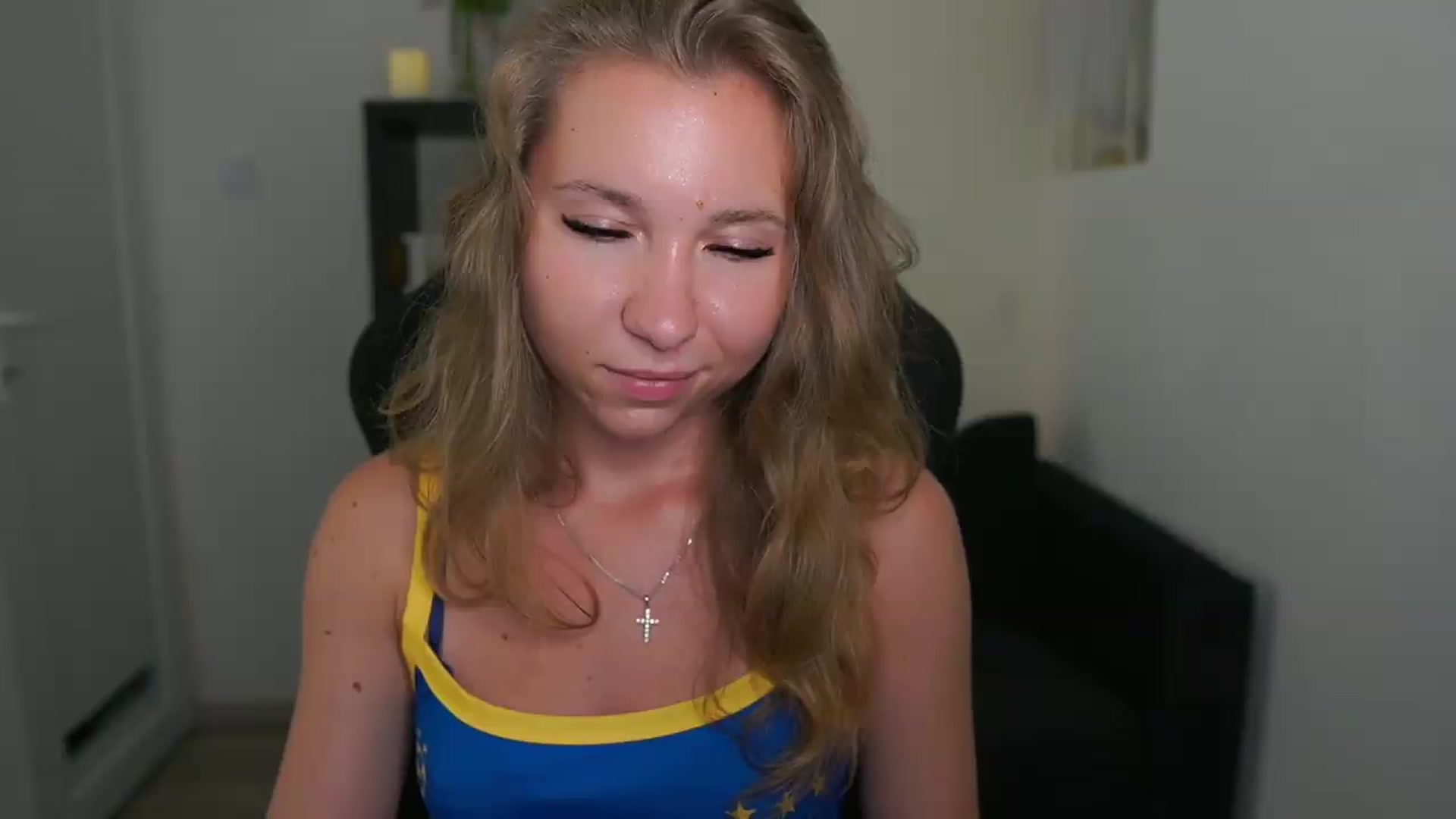 Gallery image thumbnail from VivienVance18's myfreecams stream on, 07/08/2026, 02:17 image 14 of 20