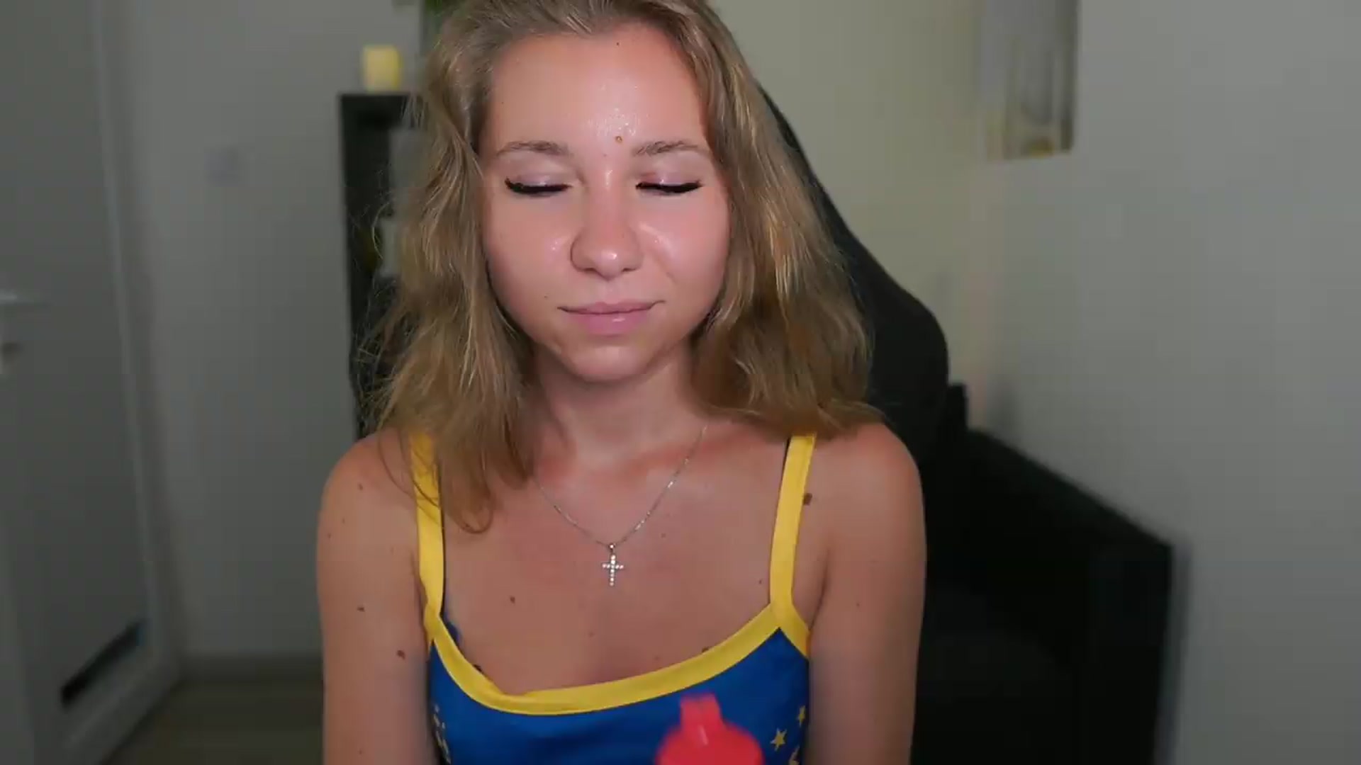 Gallery image thumbnail from VivienVance18's myfreecams stream on, 07/08/2026, 02:17 image 4 of 20