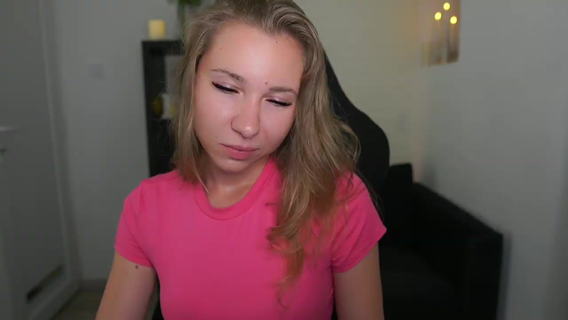 Gallery image thumbnail from VivienVance18's myfreecams stream on, 07/08/2026, 19:28 image 8 of 20