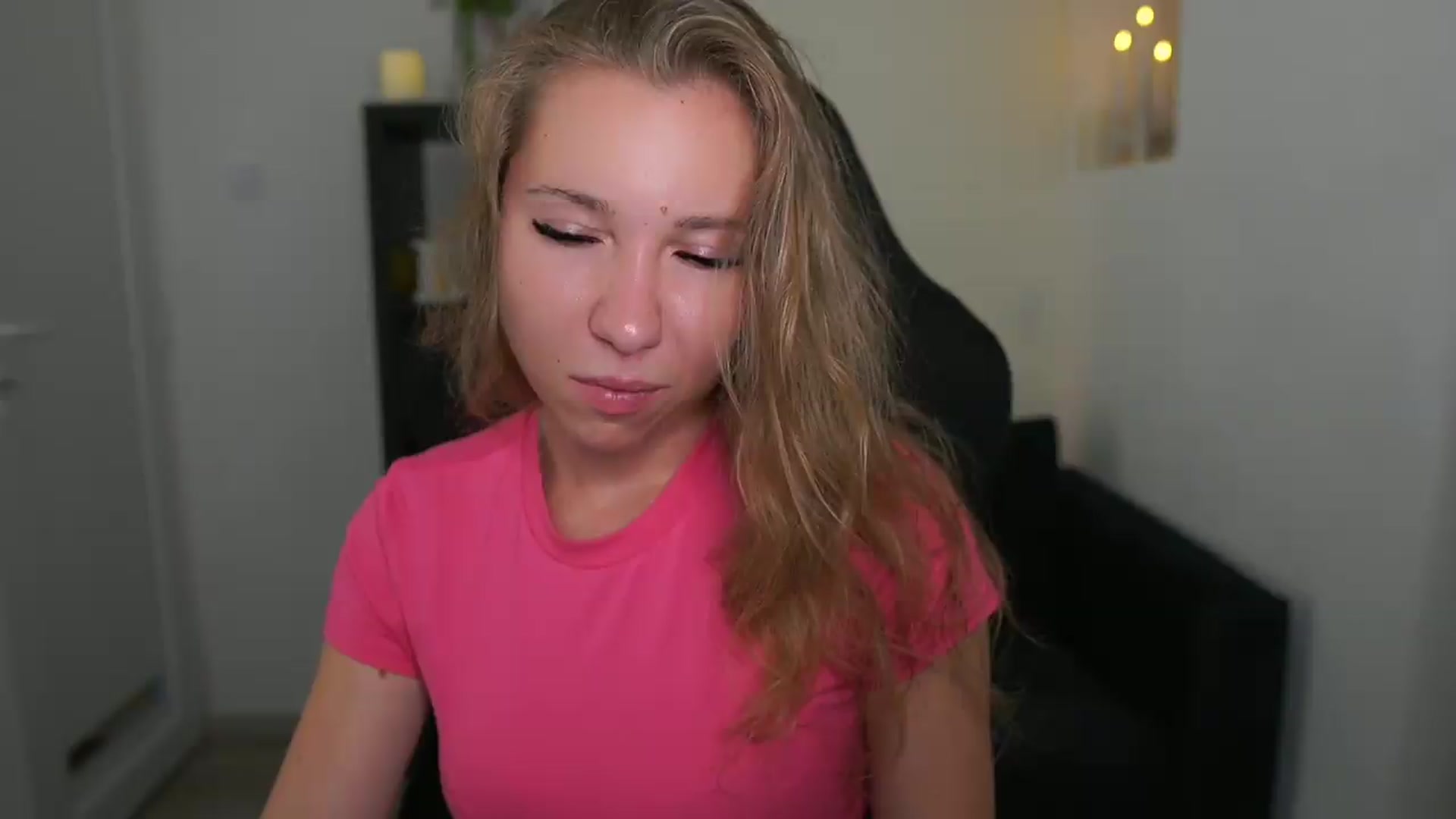 Gallery image thumbnail from VivienVance18's myfreecams stream on, 07/08/2026, 19:28 image 15 of 20