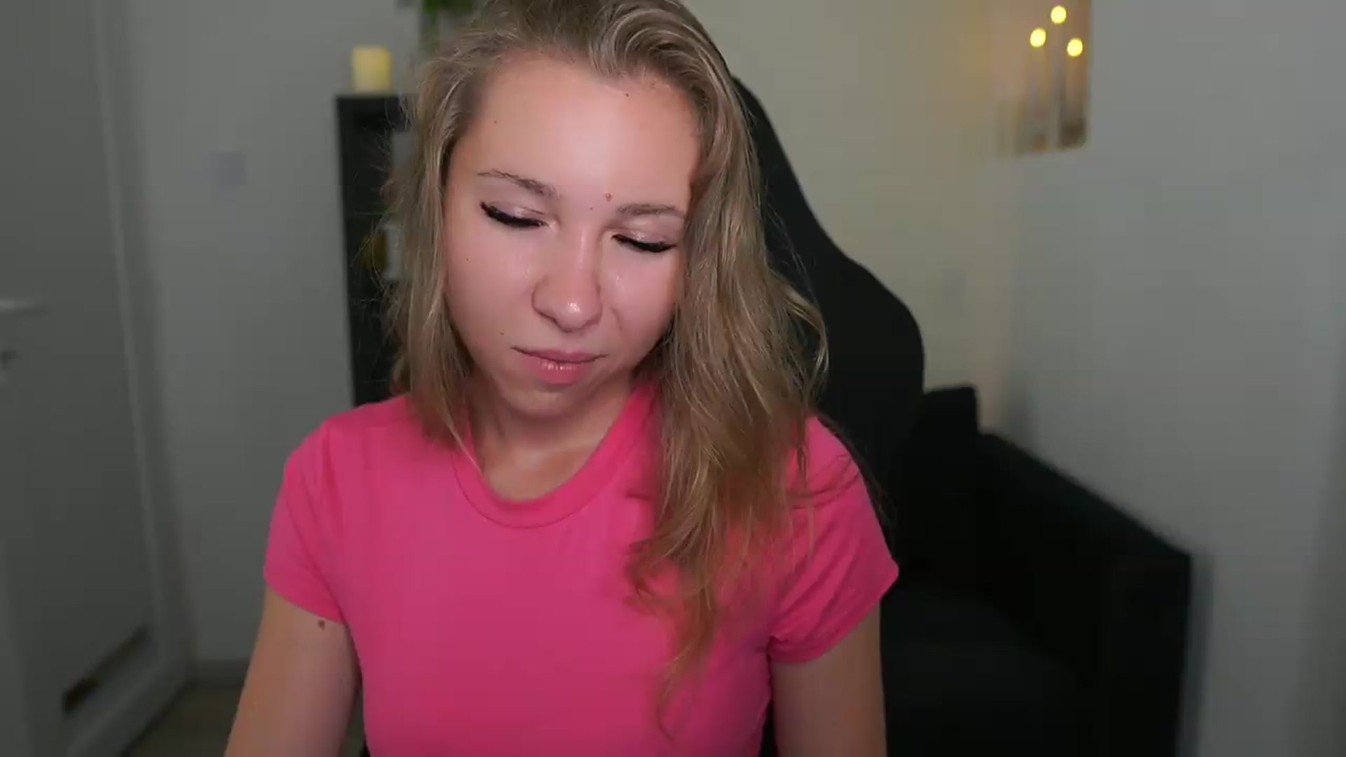 Gallery image thumbnail from VivienVance18's myfreecams stream on, 07/08/2026, 19:28 image 9 of 20