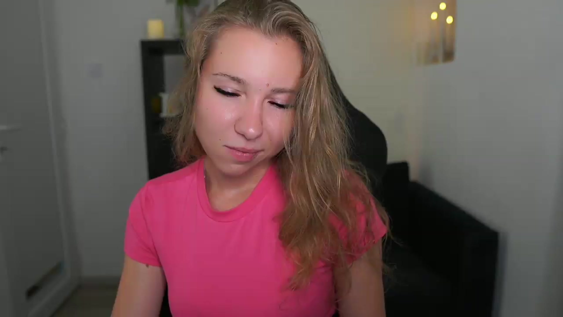 Gallery image thumbnail from VivienVance18's myfreecams stream on, 07/08/2026, 19:28 image 16 of 20