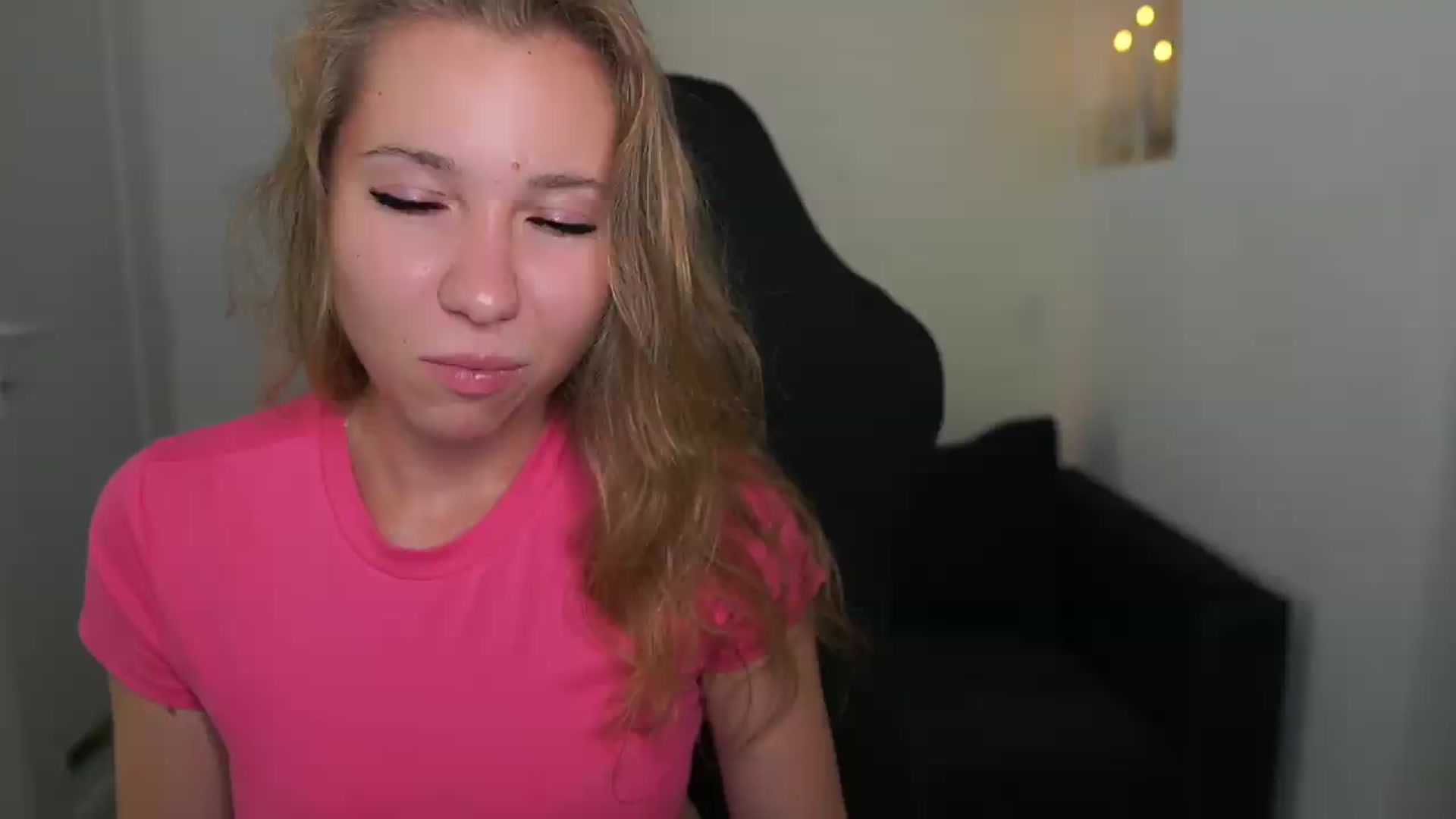 Gallery image thumbnail from VivienVance18's myfreecams stream on, 07/08/2026, 19:28 image 12 of 20