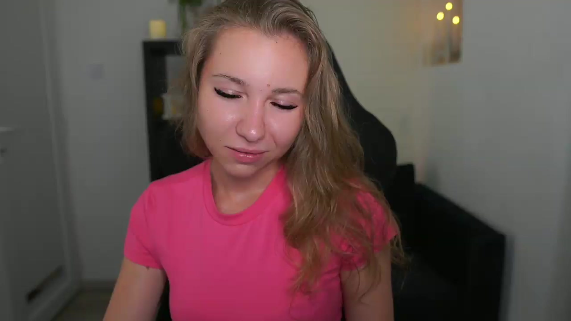 Gallery image thumbnail from VivienVance18's myfreecams stream on, 07/08/2026, 19:28 image 11 of 20