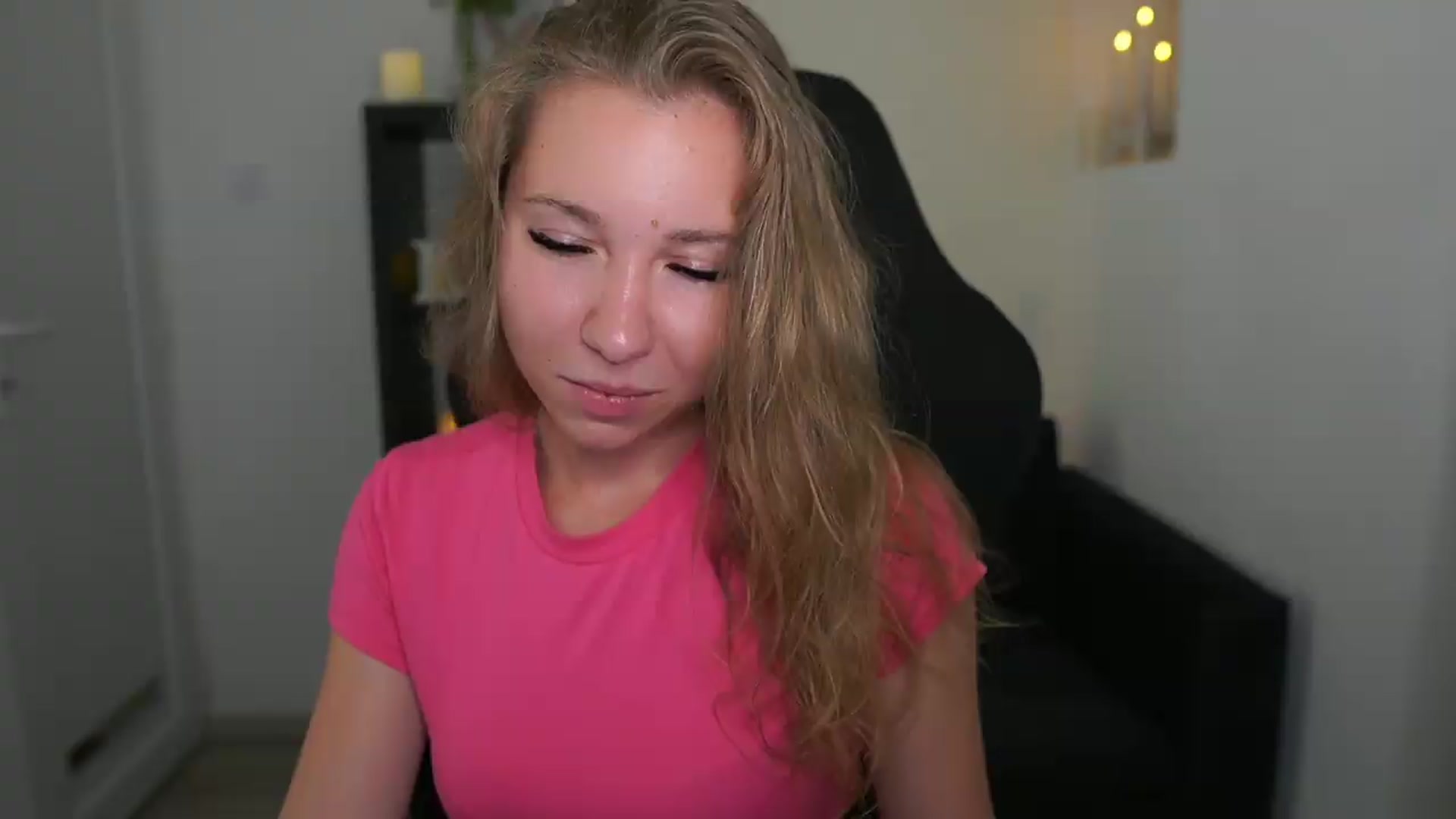 Gallery image thumbnail from VivienVance18's myfreecams stream on, 07/08/2026, 19:28 image 18 of 20