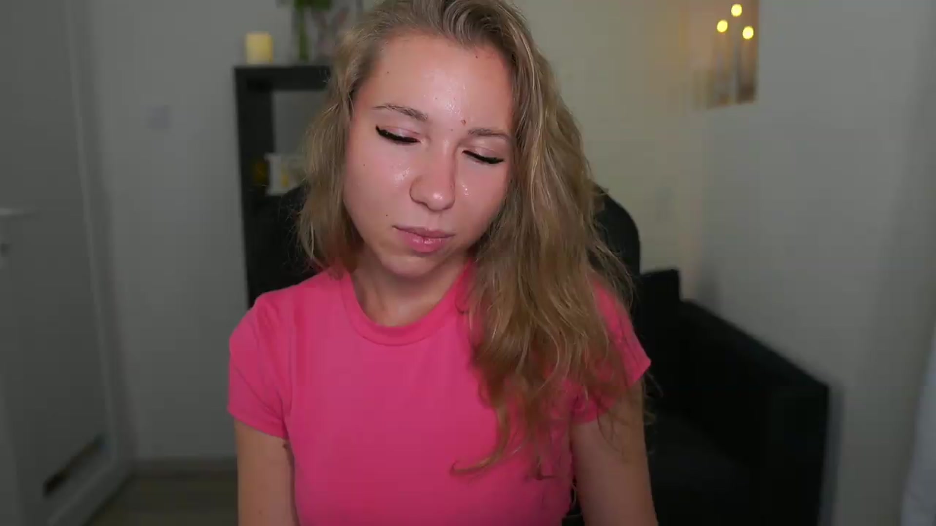 Gallery image thumbnail from VivienVance18's myfreecams stream on, 07/08/2026, 22:18 image 10 of 20