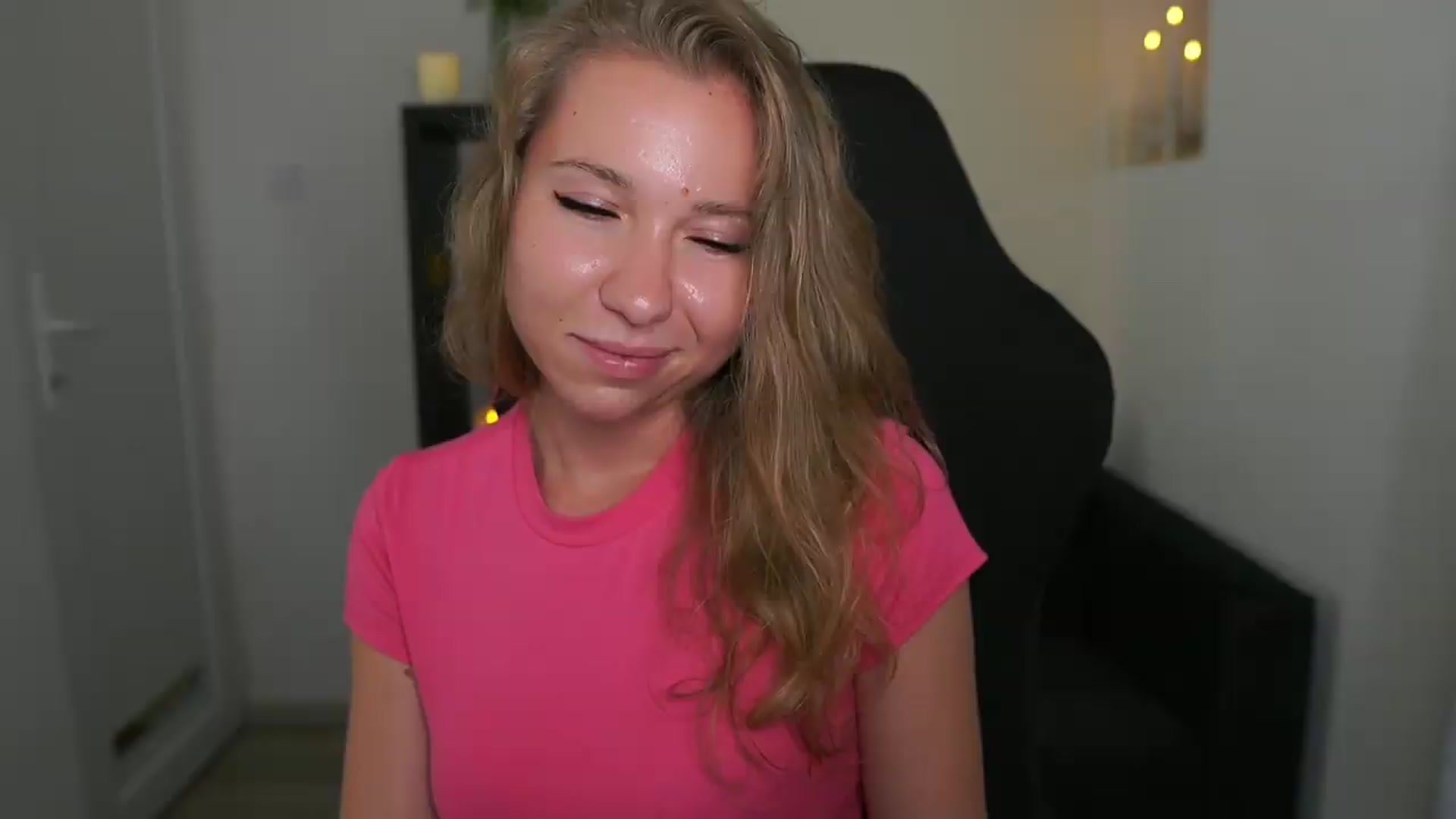 Gallery image thumbnail from VivienVance18's myfreecams stream on, 07/09/2026, 24:06 image 2 of 20