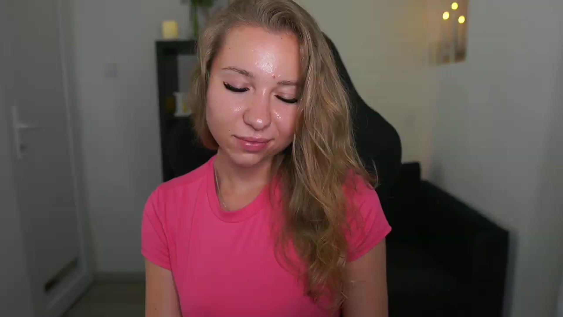 Gallery image thumbnail from VivienVance18's myfreecams stream on, 07/09/2026, 24:06 image 18 of 20
