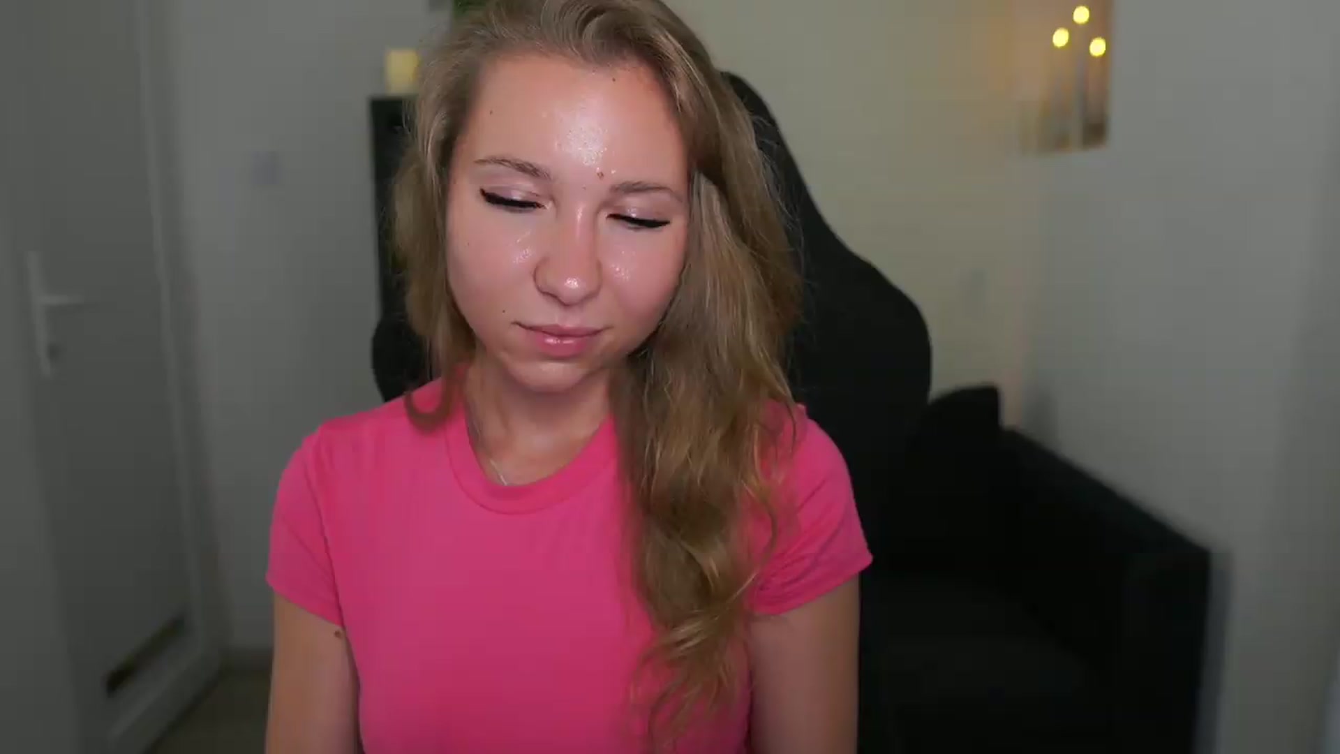 Gallery image thumbnail from VivienVance18's myfreecams stream on, 07/09/2026, 24:06 image 9 of 20