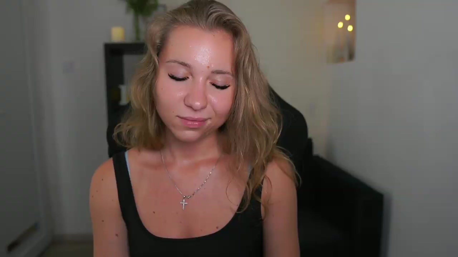 Gallery image thumbnail from VivienVance18's myfreecams stream on, 07/14/2026, 19:10 image 19 of 20