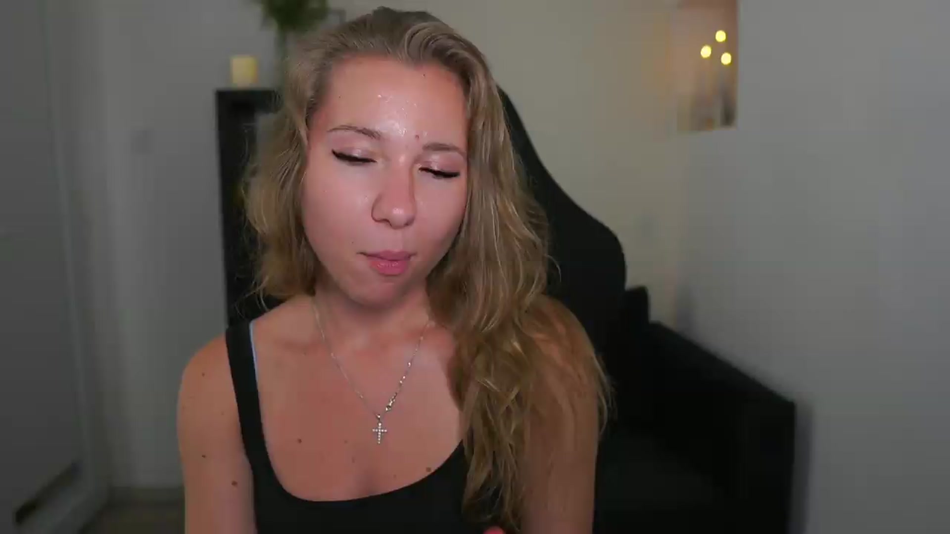 Gallery image thumbnail from VivienVance18's myfreecams stream on, 07/14/2026, 19:10 image 18 of 20