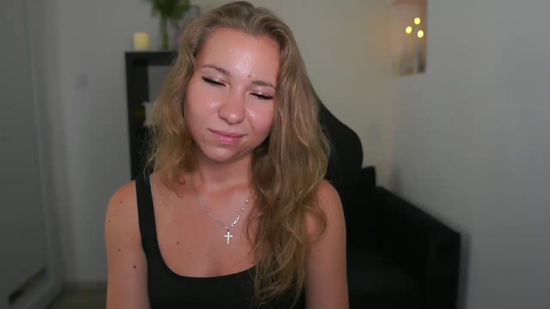 Gallery image thumbnail from VivienVance18's myfreecams stream on, 07/14/2026, 19:10 image 17 of 20