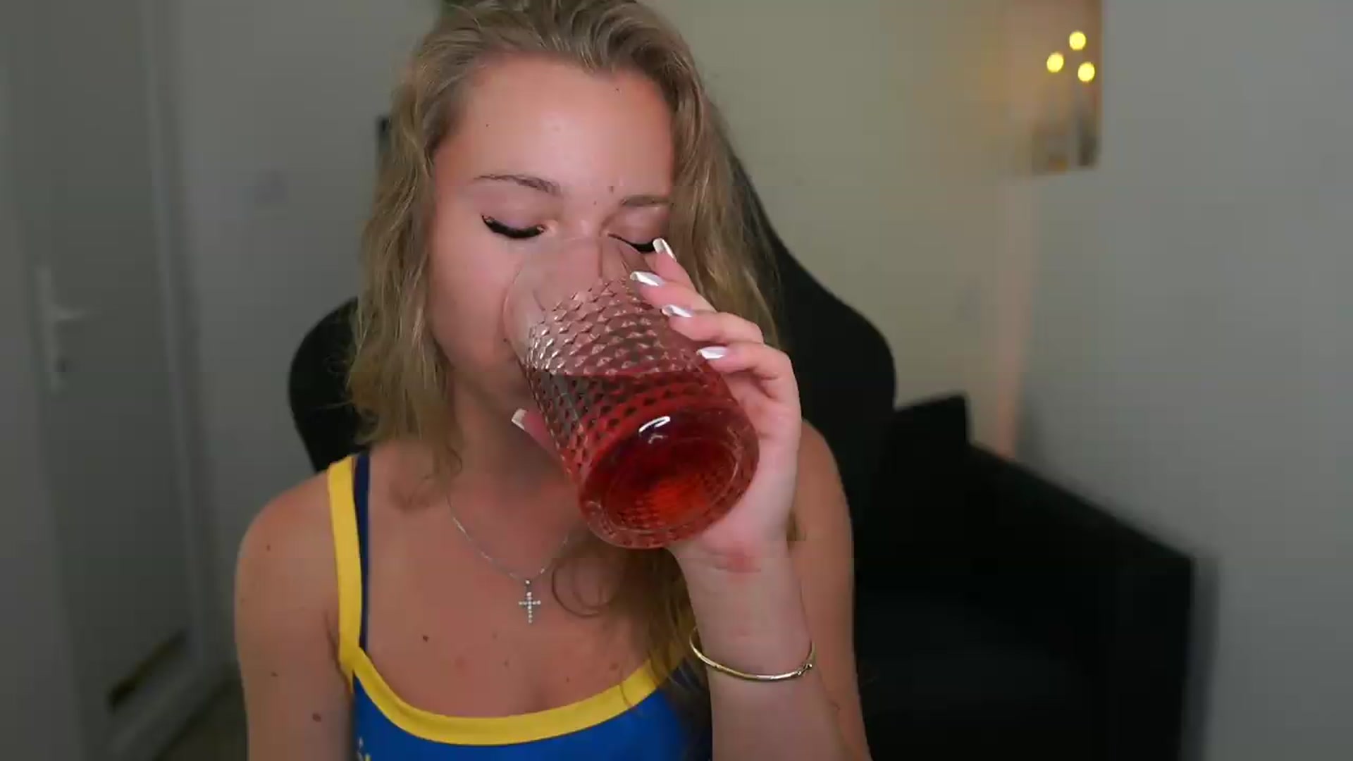 Gallery image thumbnail from VivienVance18's myfreecams stream on, 07/15/2026, 15:08 image 18 of 20