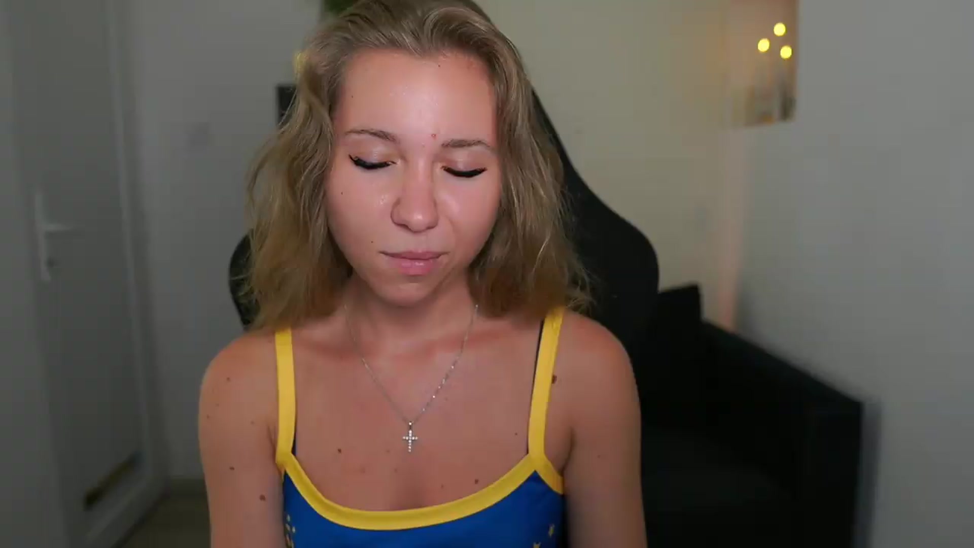 Gallery image thumbnail from VivienVance18's myfreecams stream on, 07/15/2026, 15:50 image 10 of 20