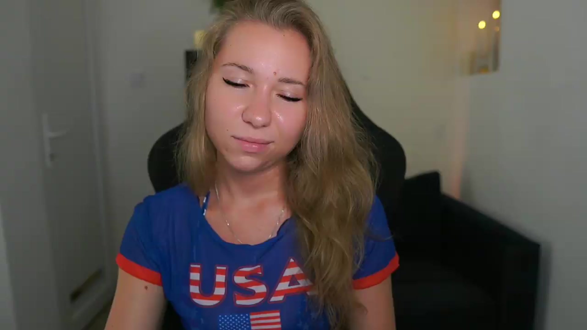 Gallery image thumbnail from VivienVance18's myfreecams stream on, 07/16/2026, 10:27 image 4 of 20