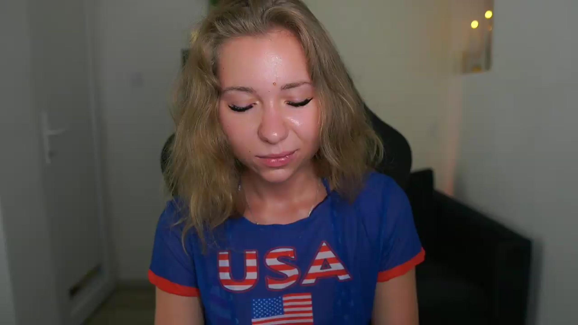 Gallery image thumbnail from VivienVance18's myfreecams stream on, 07/16/2026, 10:48 image 2 of 20
